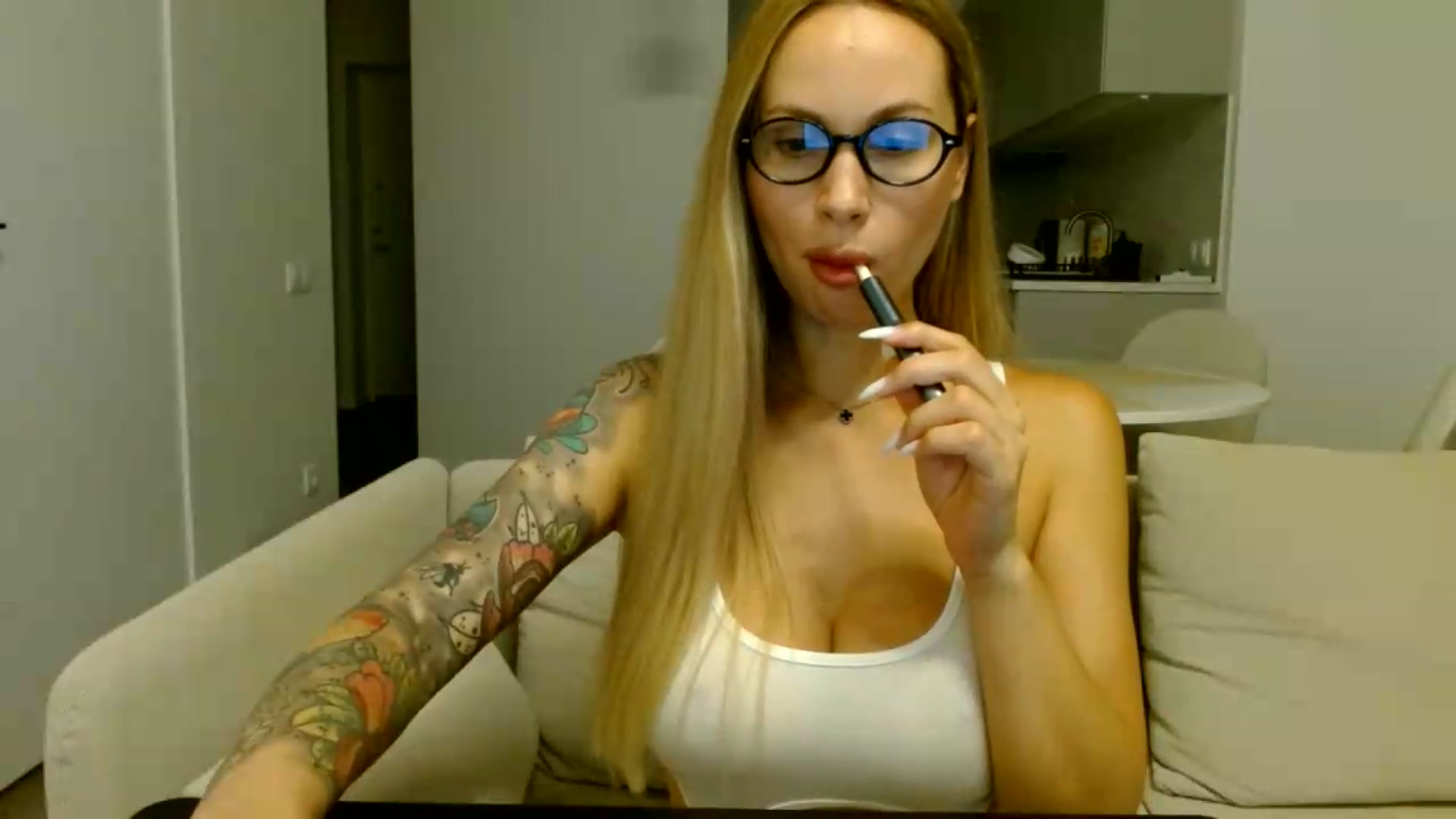Gallery image thumbnail from Meliisa69's myfreecams stream on, 06/22/2026, 23:41 image 14 of 20