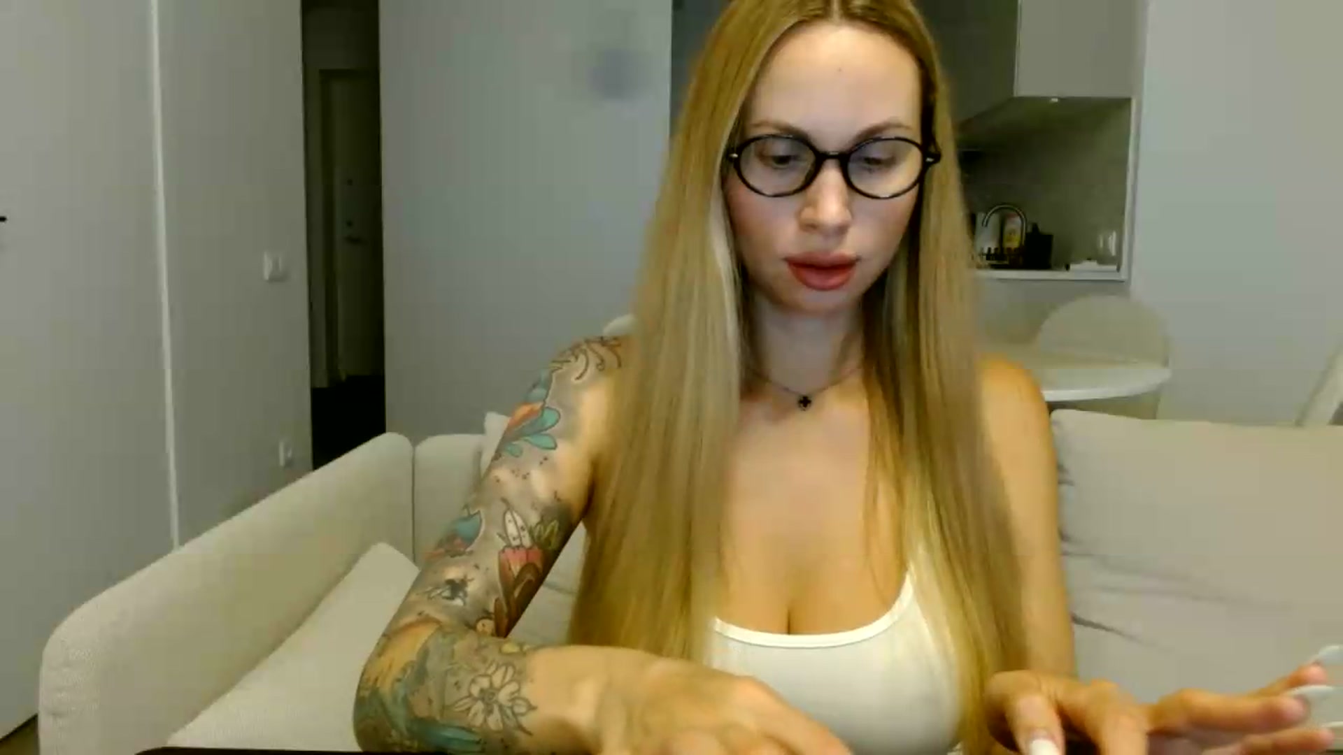 Gallery image thumbnail from Meliisa69's myfreecams stream on, 06/22/2026, 23:41 image 5 of 20