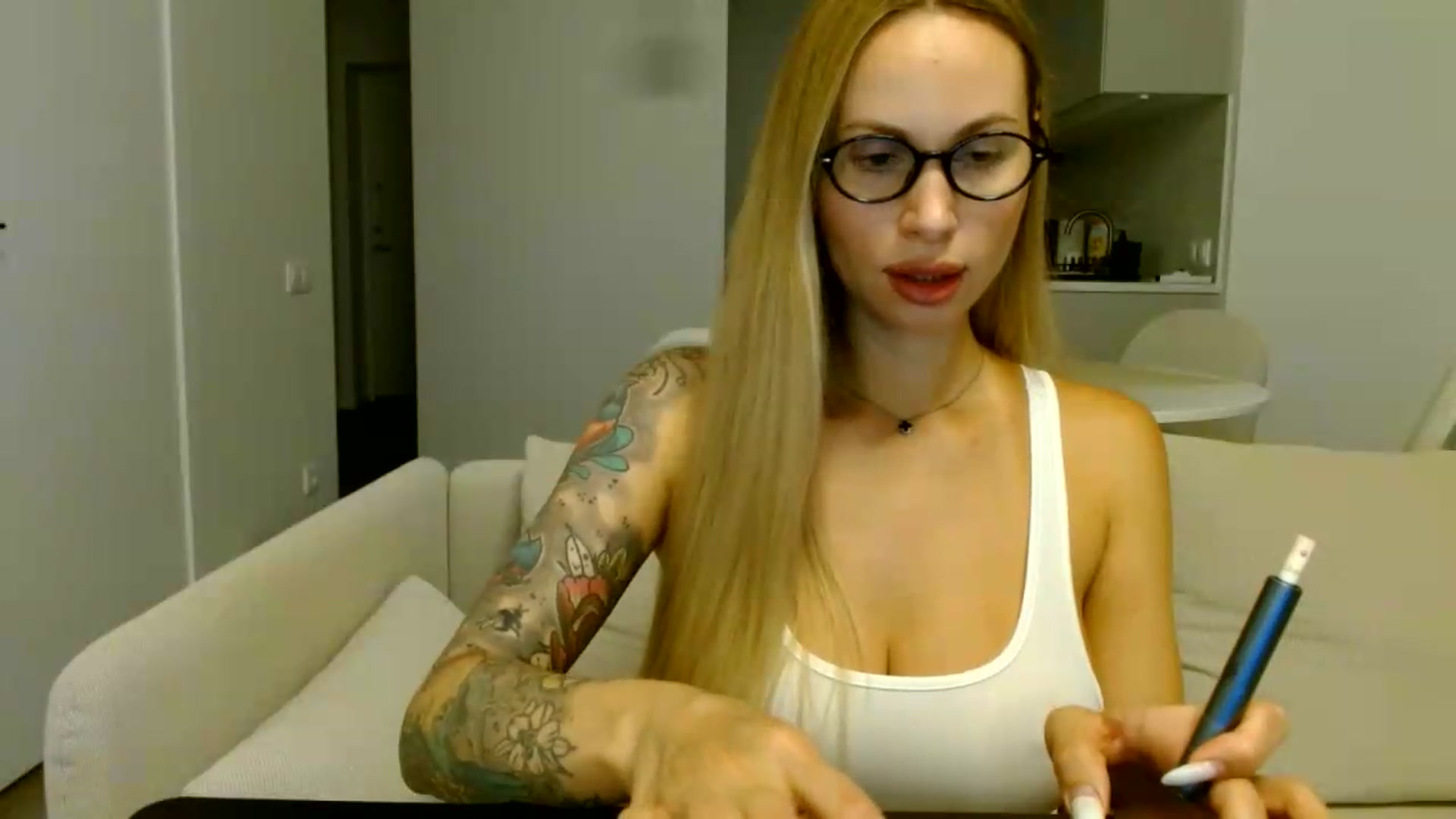 Gallery image thumbnail from Meliisa69's myfreecams stream on, 06/22/2026, 23:41 image 15 of 20