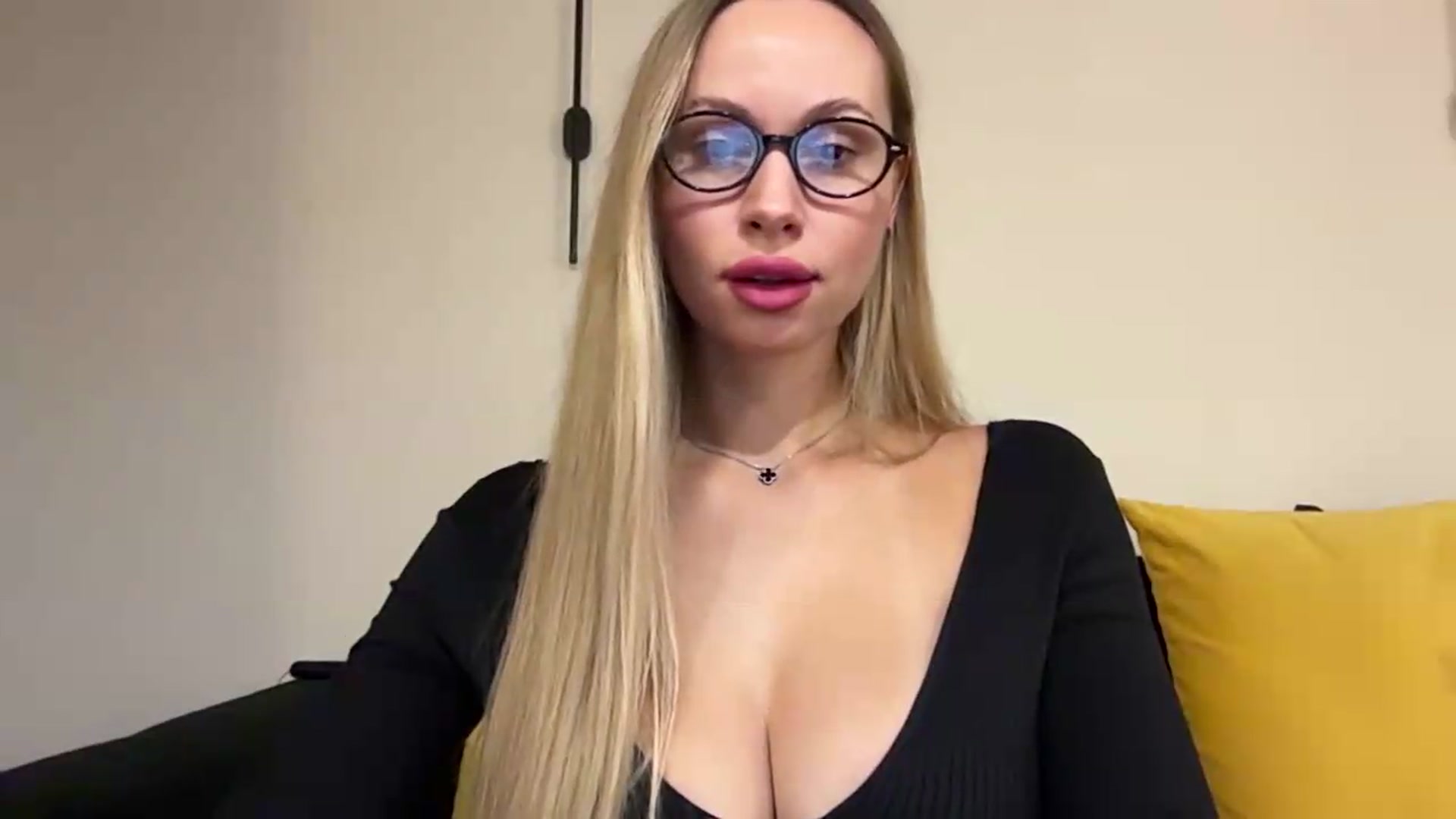 Gallery image thumbnail from Meliisa69's myfreecams stream on, 09/23/2026, 01:02 image 16 of 20