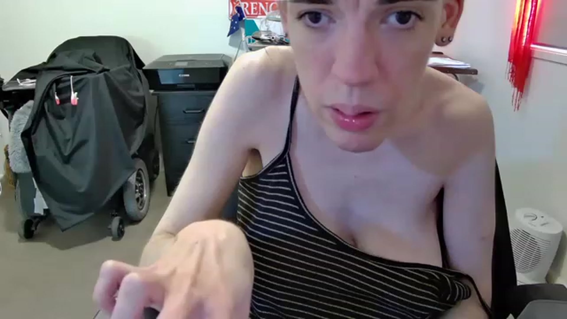 Gallery image thumbnail from MelinahViking's myfreecams stream on, 04/25/2023, 02:39 image 12 of 20