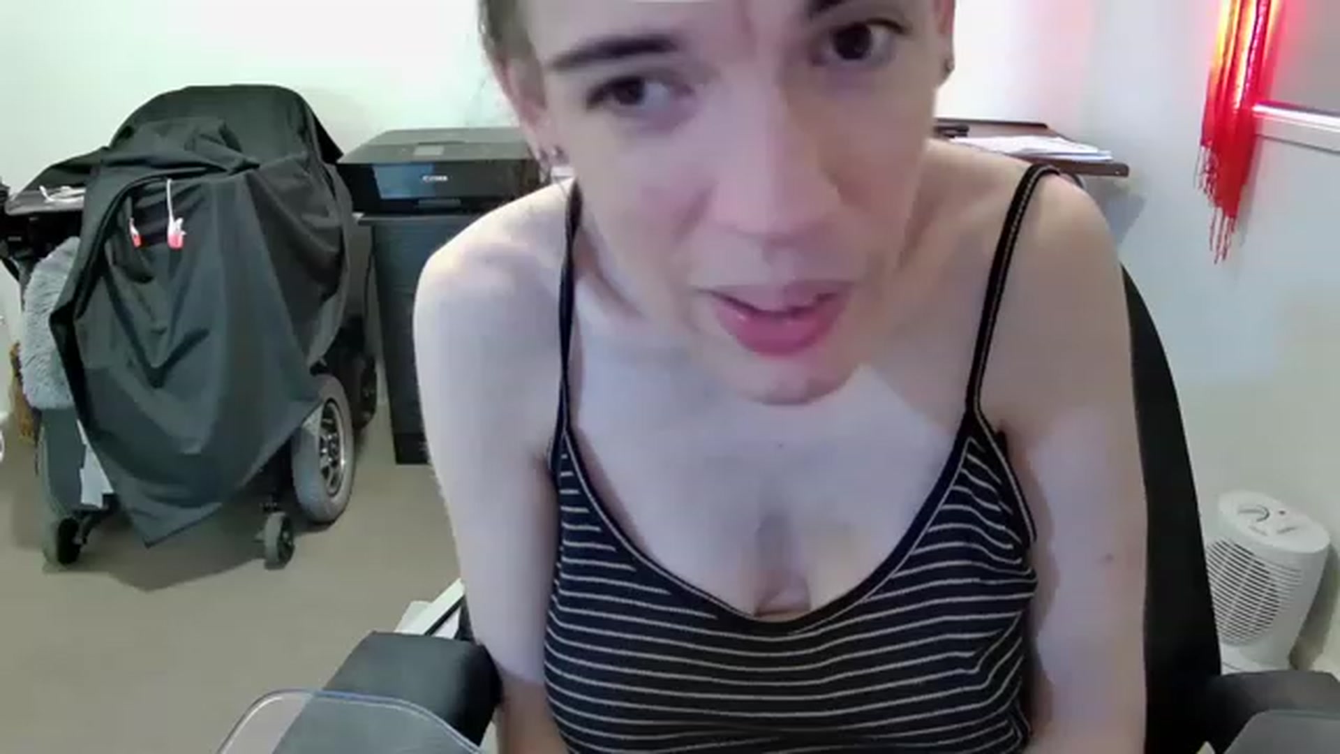 Gallery image thumbnail from MelinahViking's myfreecams stream on, 04/25/2023, 02:39 image 19 of 20