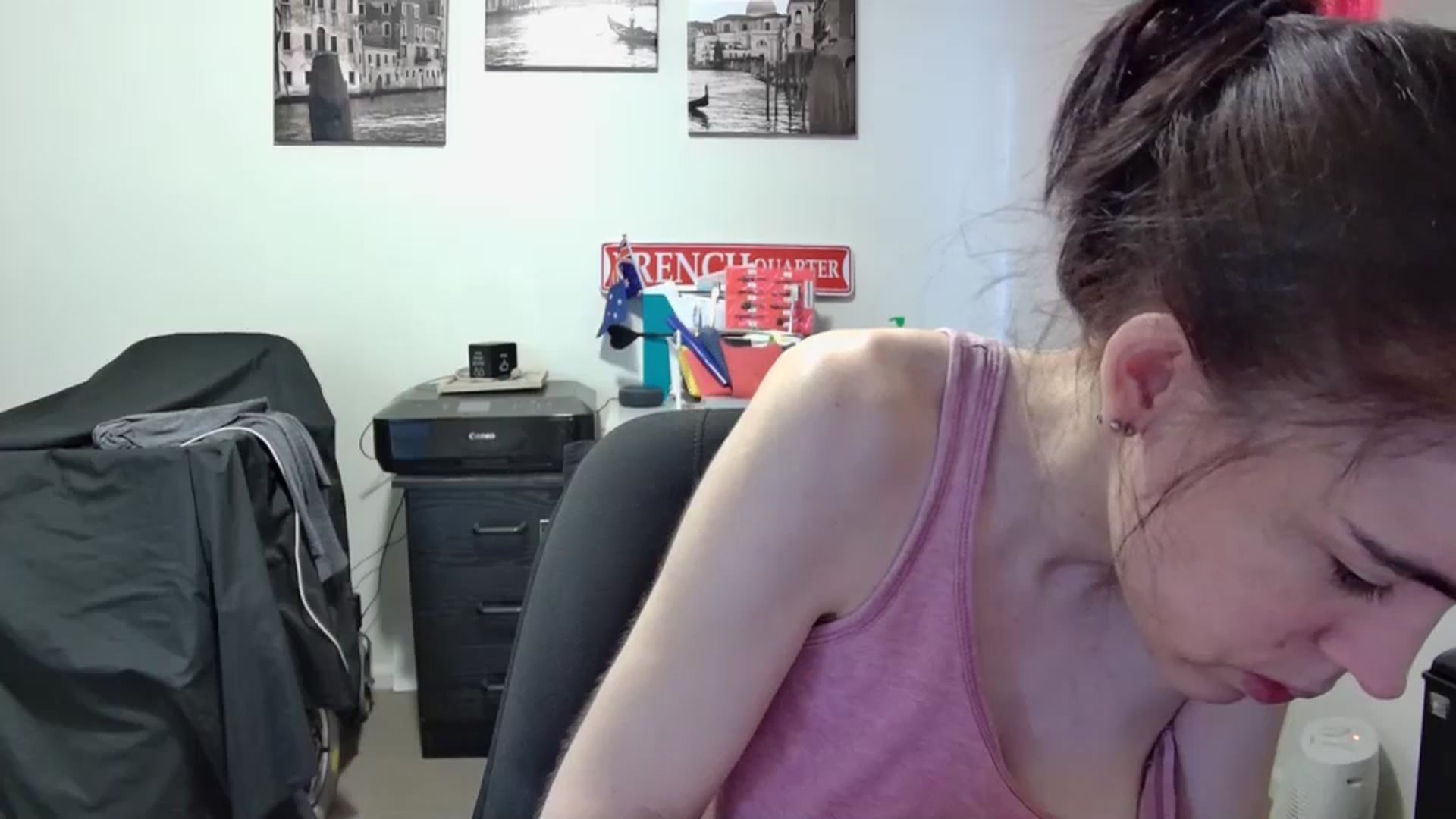 Gallery image thumbnail from MelinahViking's myfreecams stream on, 06/10/2023, 24:23 image 18 of 20