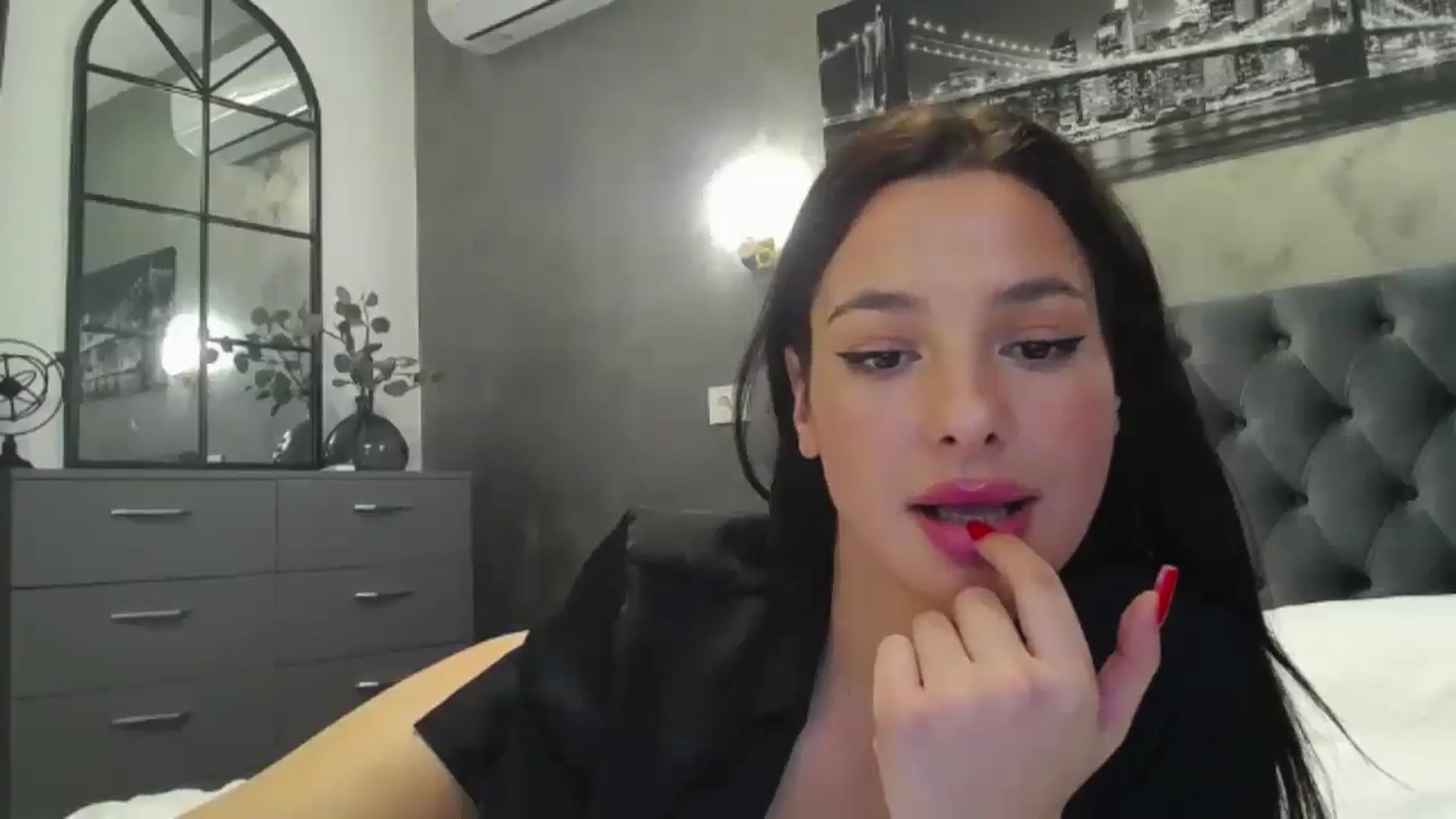Gallery image thumbnail from MelindaBaby's myfreecams stream on, 10/13/2023, 19:38 image 5 of 20
