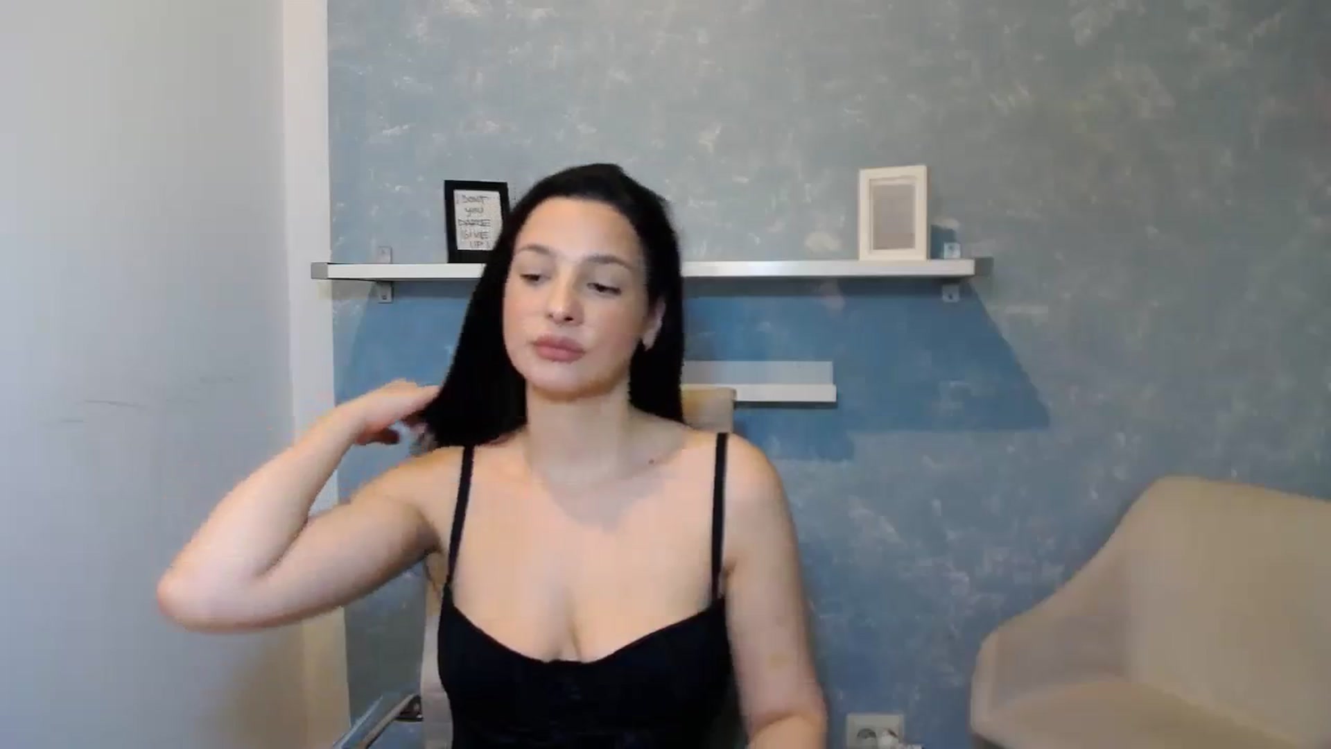 Gallery image thumbnail from MelindaBaby's myfreecams stream on, 10/16/2023, 15:01 image 13 of 20