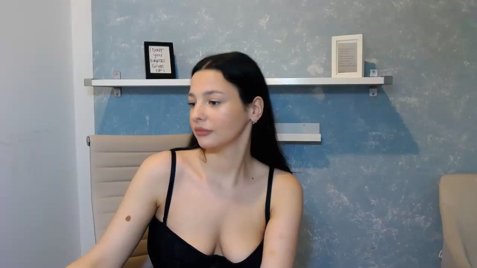 Gallery image thumbnail from MelindaBaby's myfreecams stream on, 10/16/2023, 15:01 image 1 of 20