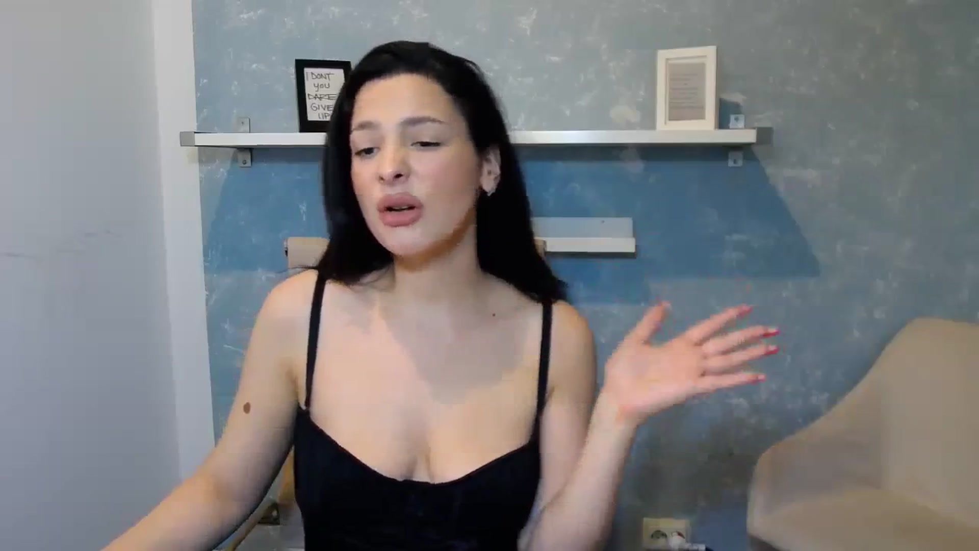 Gallery image thumbnail from MelindaBaby's myfreecams stream on, 10/16/2023, 15:01 image 14 of 20