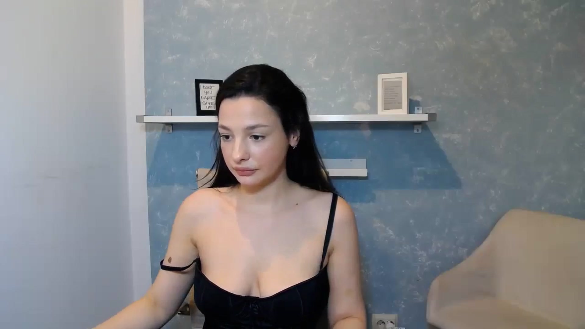 Gallery image thumbnail from MelindaBaby's myfreecams stream on, 10/16/2023, 15:01 image 12 of 20