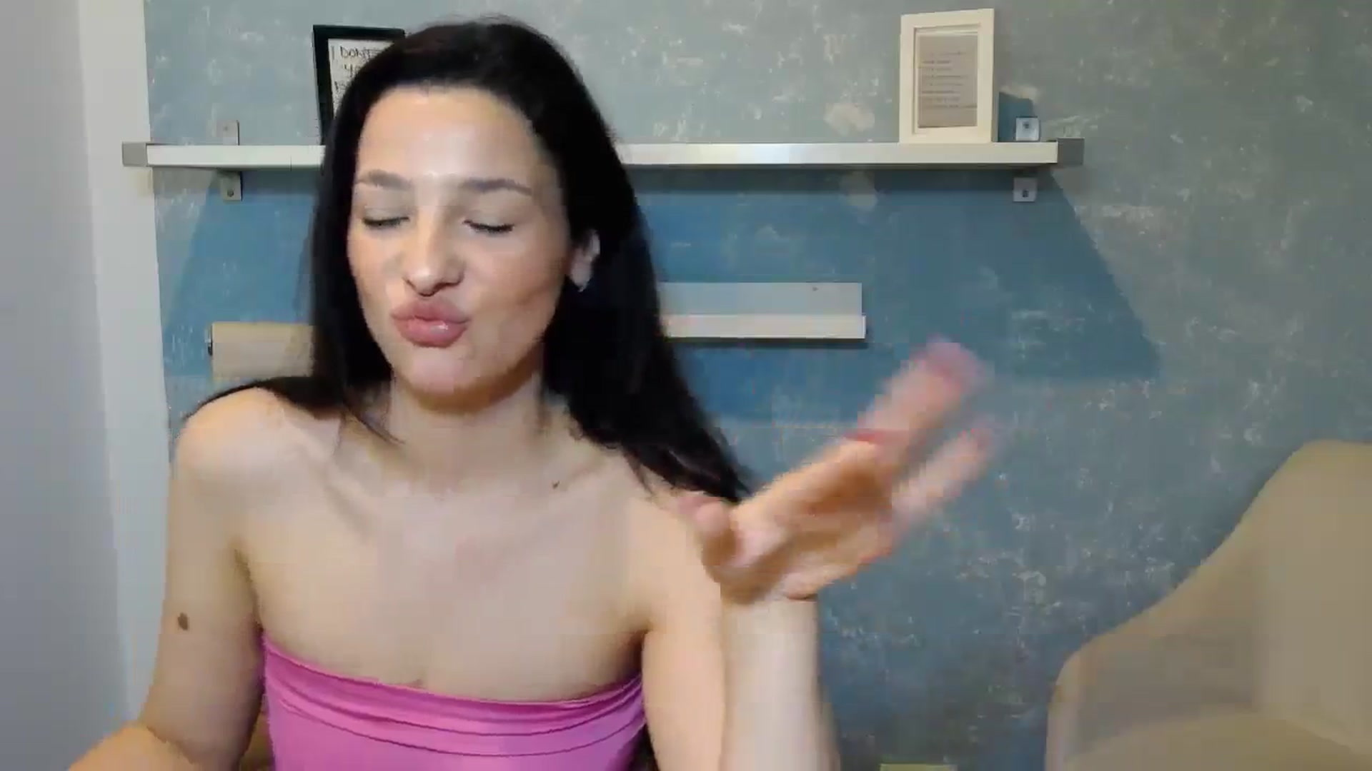 Gallery image thumbnail from MelindaBaby's myfreecams stream on, 10/16/2023, 16:13 image 7 of 20