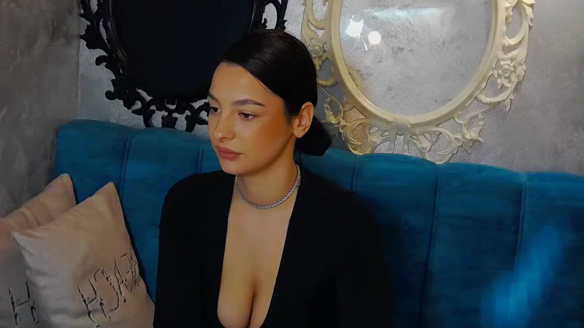 Gallery image thumbnail from MelindaBaby's myfreecams stream on, 10/17/2023, 14:11 image 2 of 20