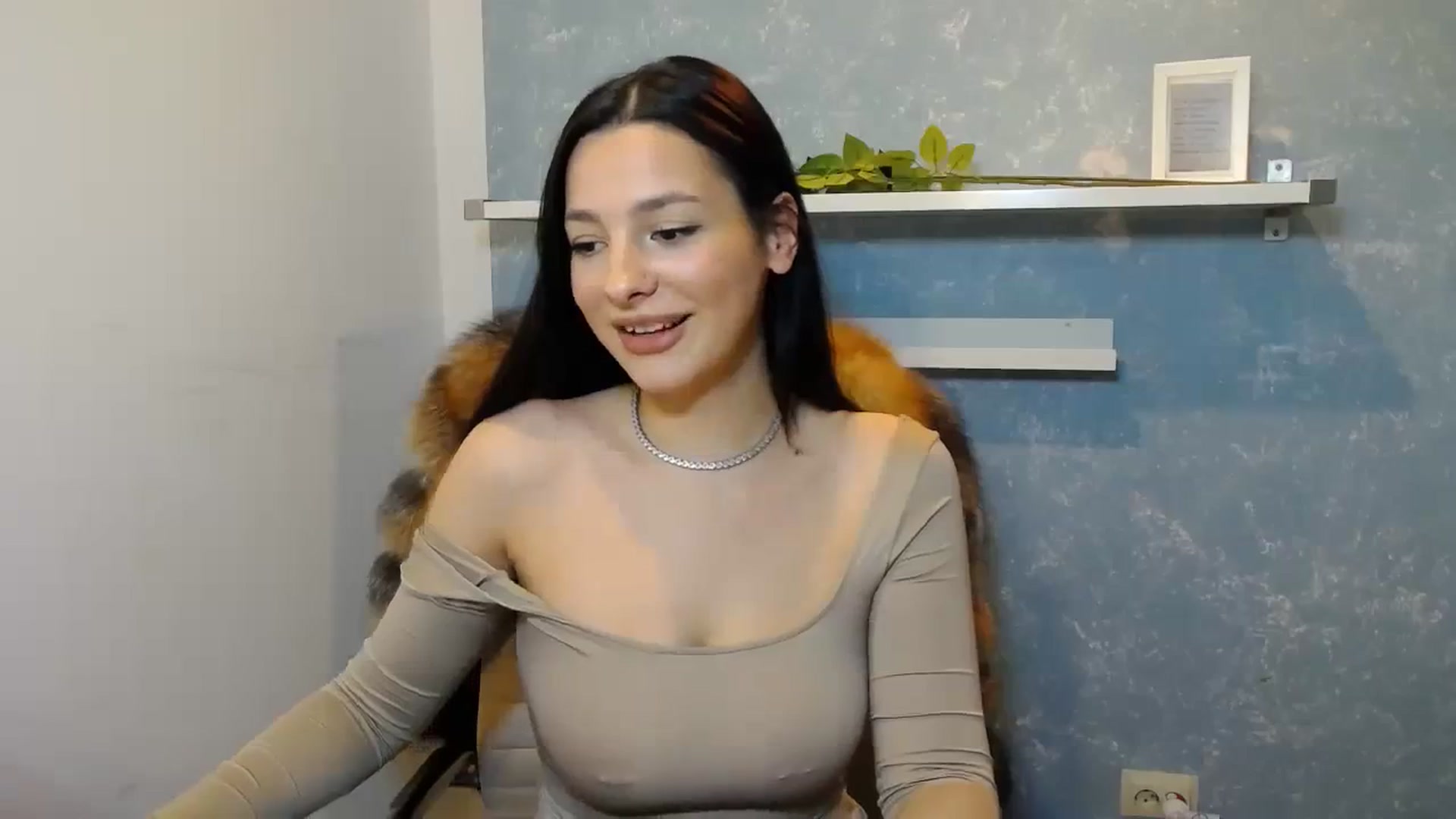 Gallery image thumbnail from MelindaBaby's myfreecams stream on, 10/18/2023, 12:05 image 11 of 20