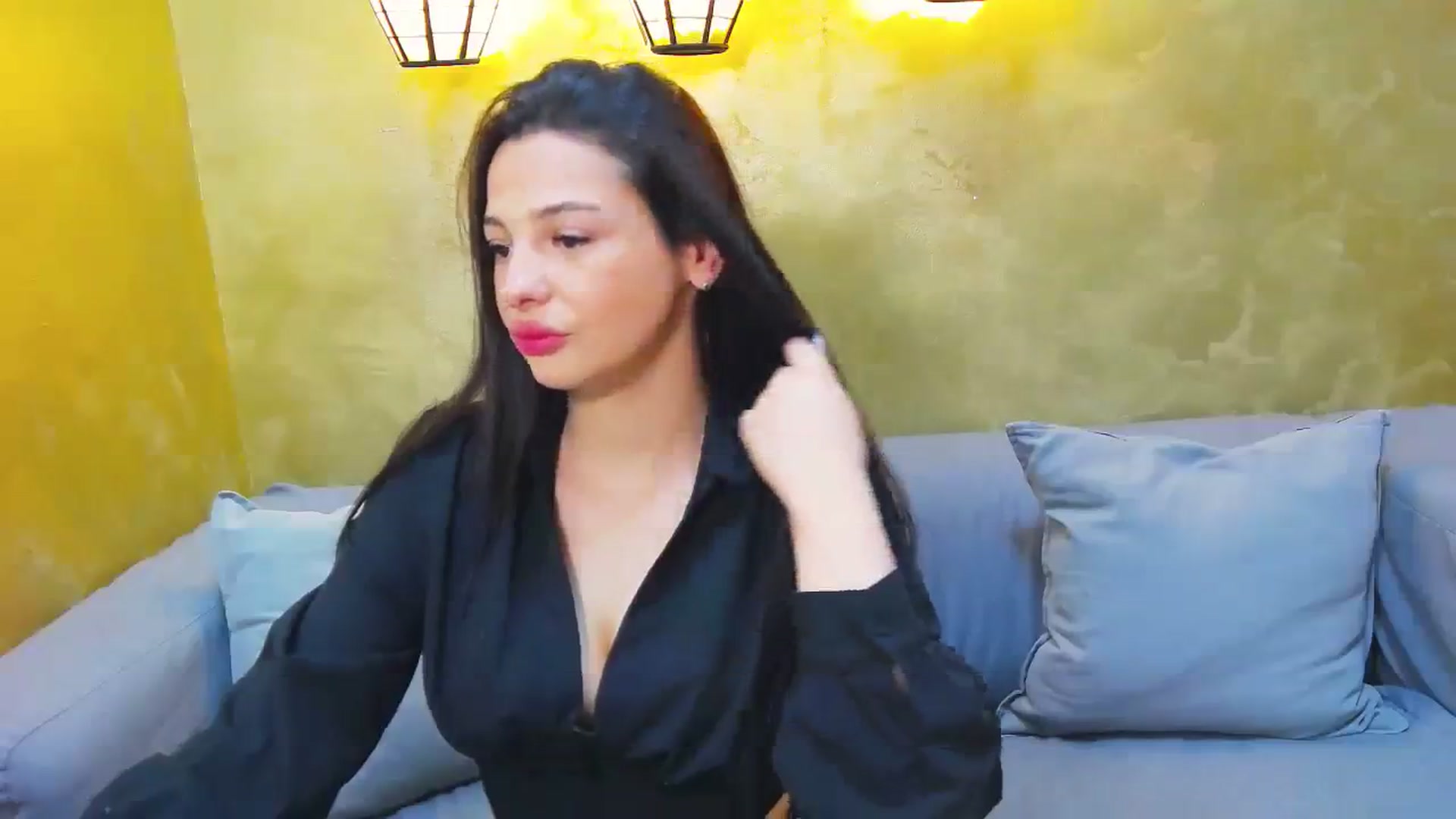 Gallery image thumbnail from MelindaBaby's myfreecams stream on, 11/16/2023, 14:02 image 3 of 20