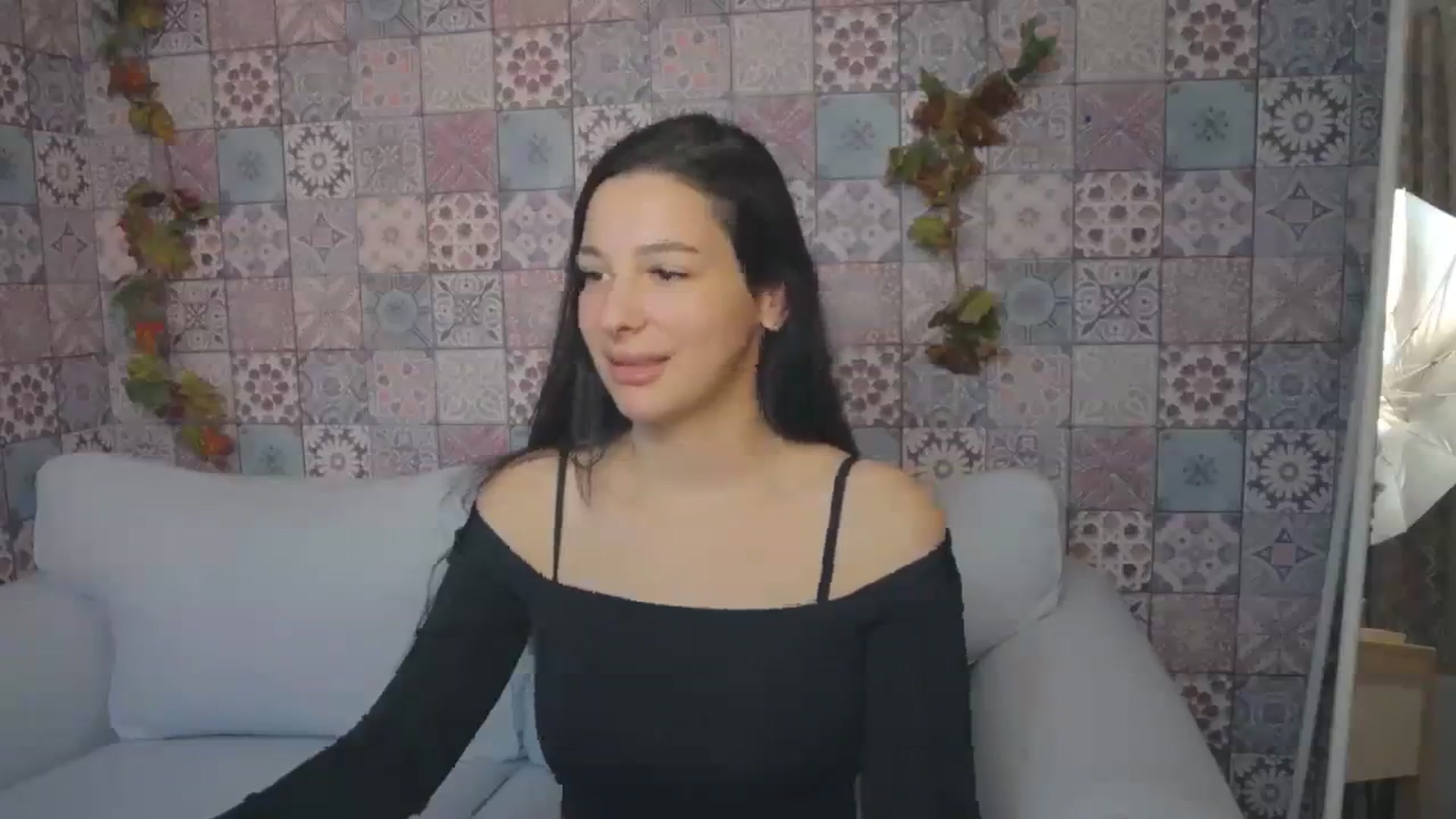 Gallery image thumbnail from MelindaBaby's myfreecams stream on, 11/20/2023, 15:51 image 6 of 20
