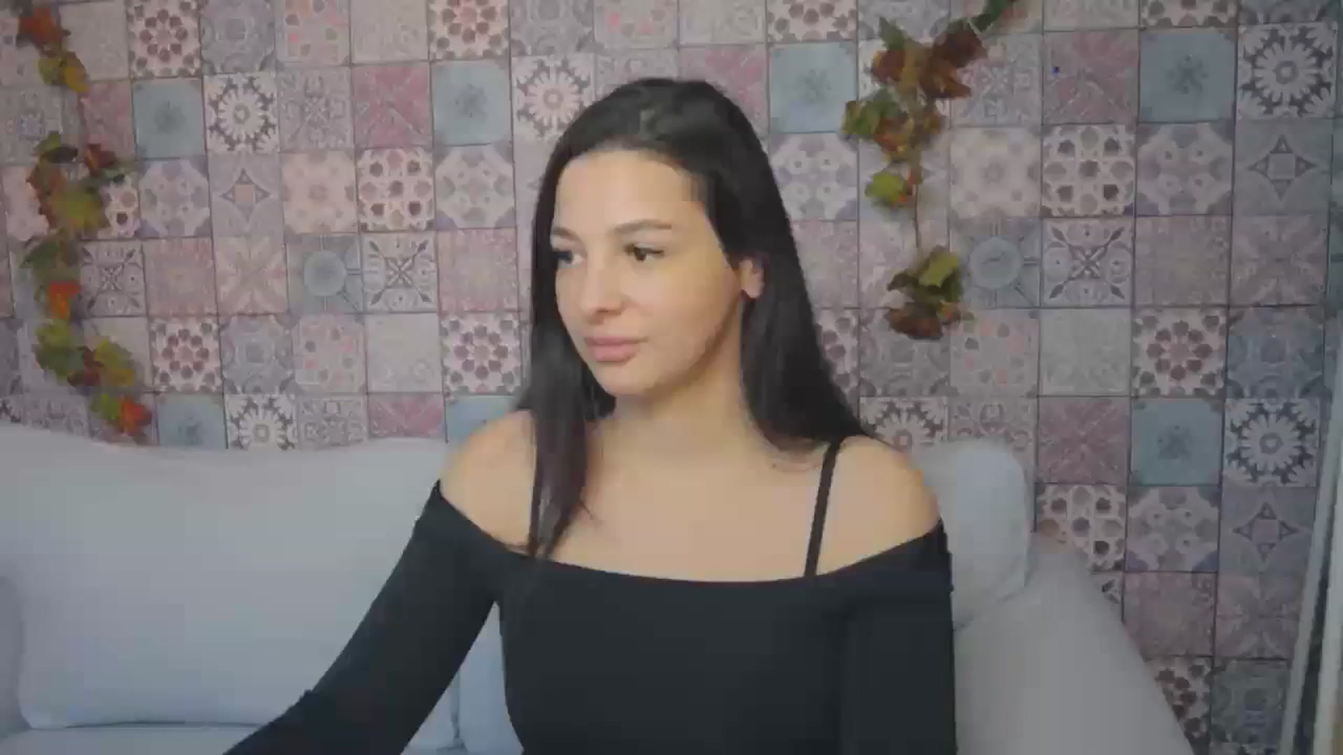 Gallery image thumbnail from MelindaBaby's myfreecams stream on, 11/20/2023, 15:51 image 7 of 20