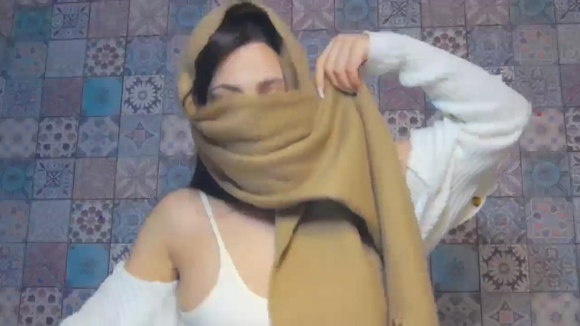 Gallery image thumbnail from MelindaBaby's myfreecams stream on, 12/04/2023, 16:05 image 10 of 20