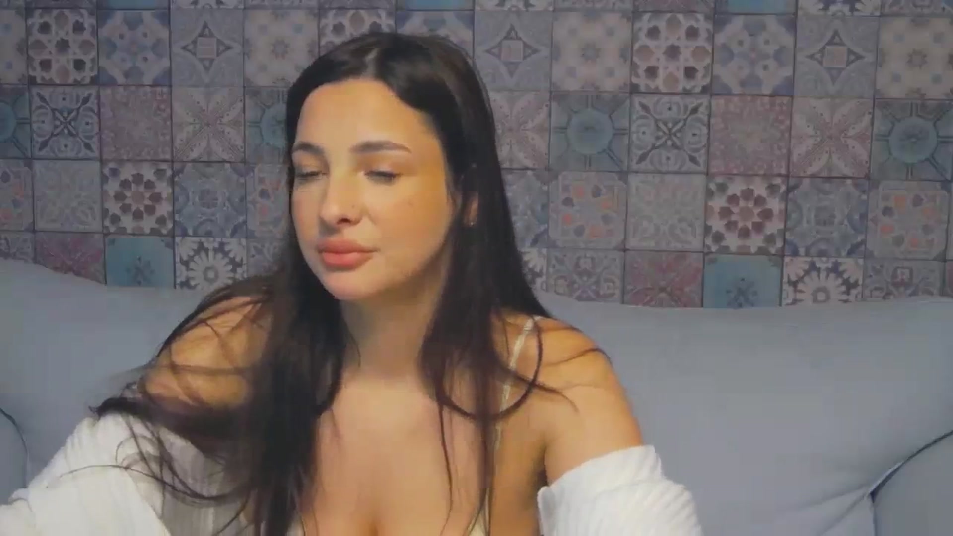 Gallery image thumbnail from MelindaBaby's myfreecams stream on, 12/04/2023, 16:05 image 14 of 20