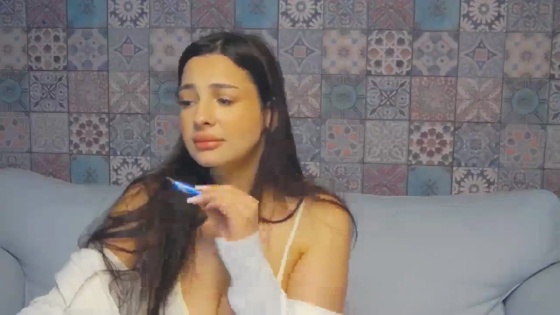 Gallery image thumbnail from MelindaBaby's myfreecams stream on, 12/04/2023, 16:05 image 12 of 20