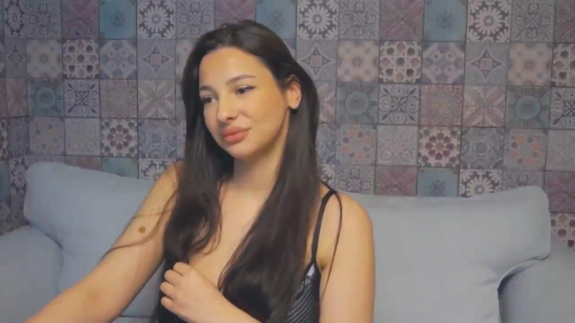 Gallery image thumbnail from MelindaBaby's myfreecams stream on, 12/05/2023, 14:13 image 3 of 20
