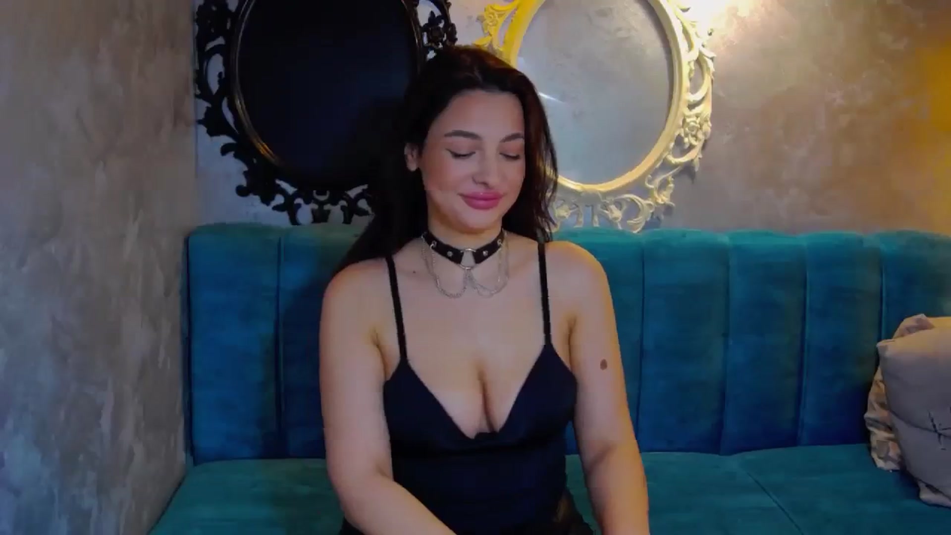 Gallery image thumbnail from MelindaBaby's myfreecams stream on, 12/09/2023, 18:46 image 3 of 20