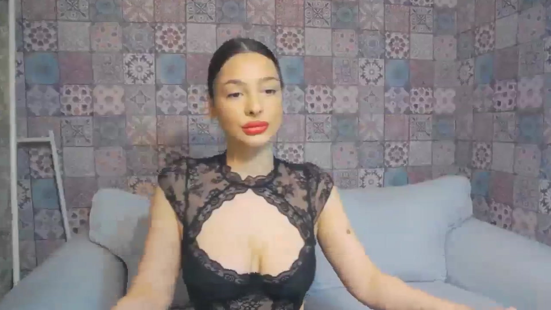 Gallery image thumbnail from MelindaBaby's myfreecams stream on, 12/11/2023, 18:17 image 19 of 20