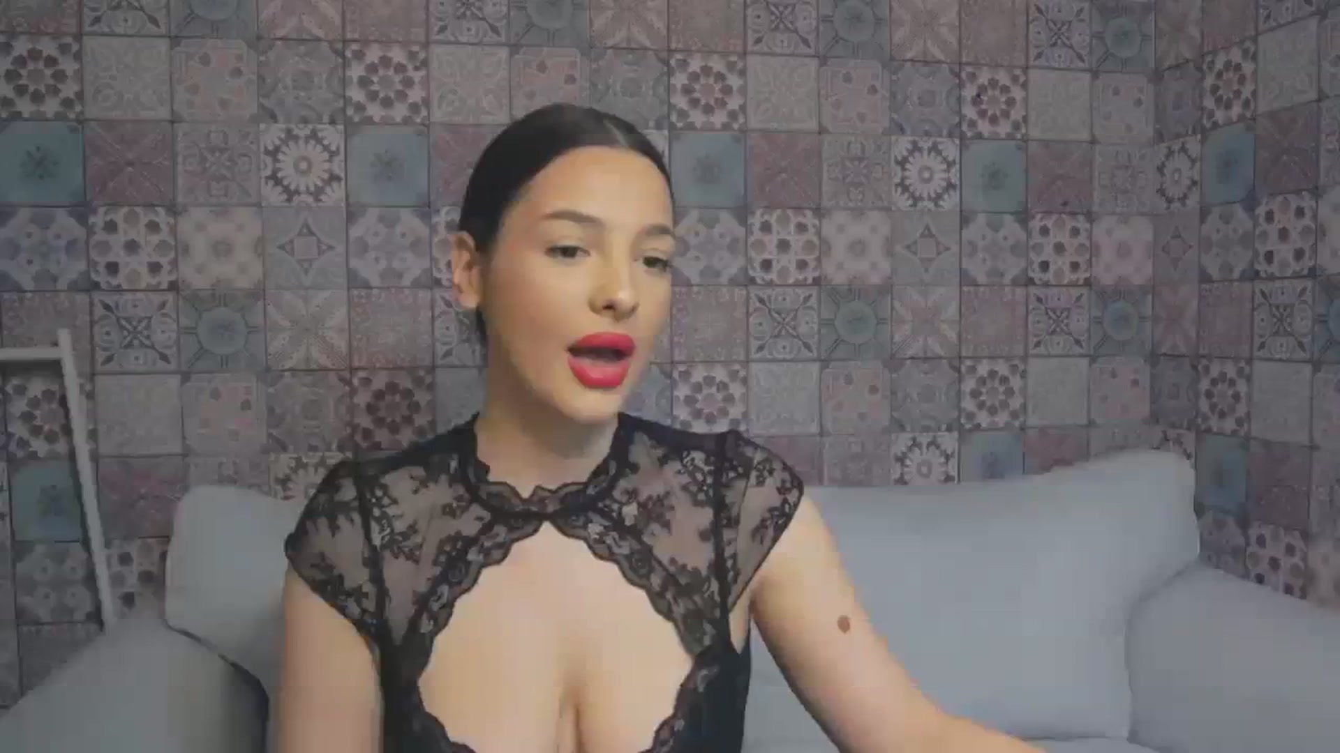 Gallery image thumbnail from MelindaBaby's myfreecams stream on, 12/11/2023, 18:17 image 20 of 20