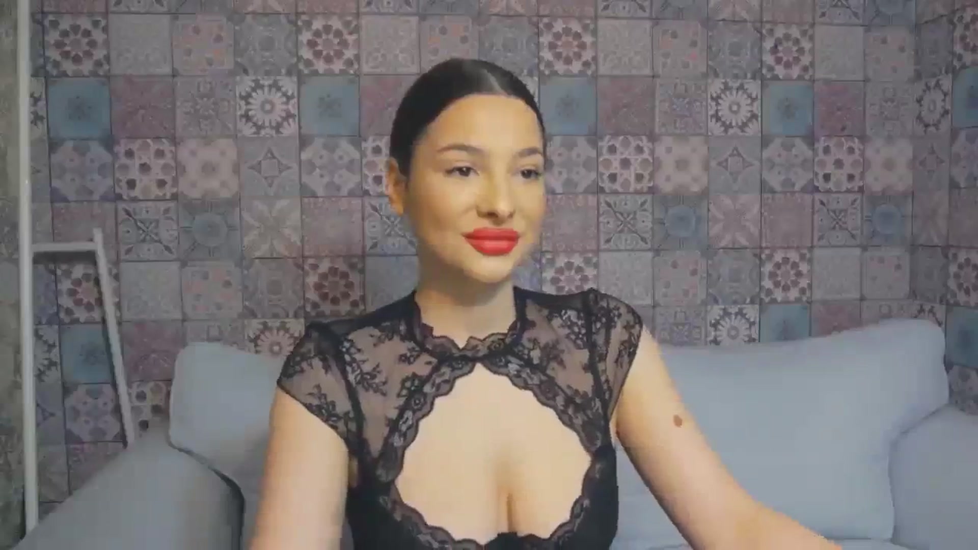 Gallery image thumbnail from MelindaBaby's myfreecams stream on, 12/11/2023, 18:17 image 13 of 20