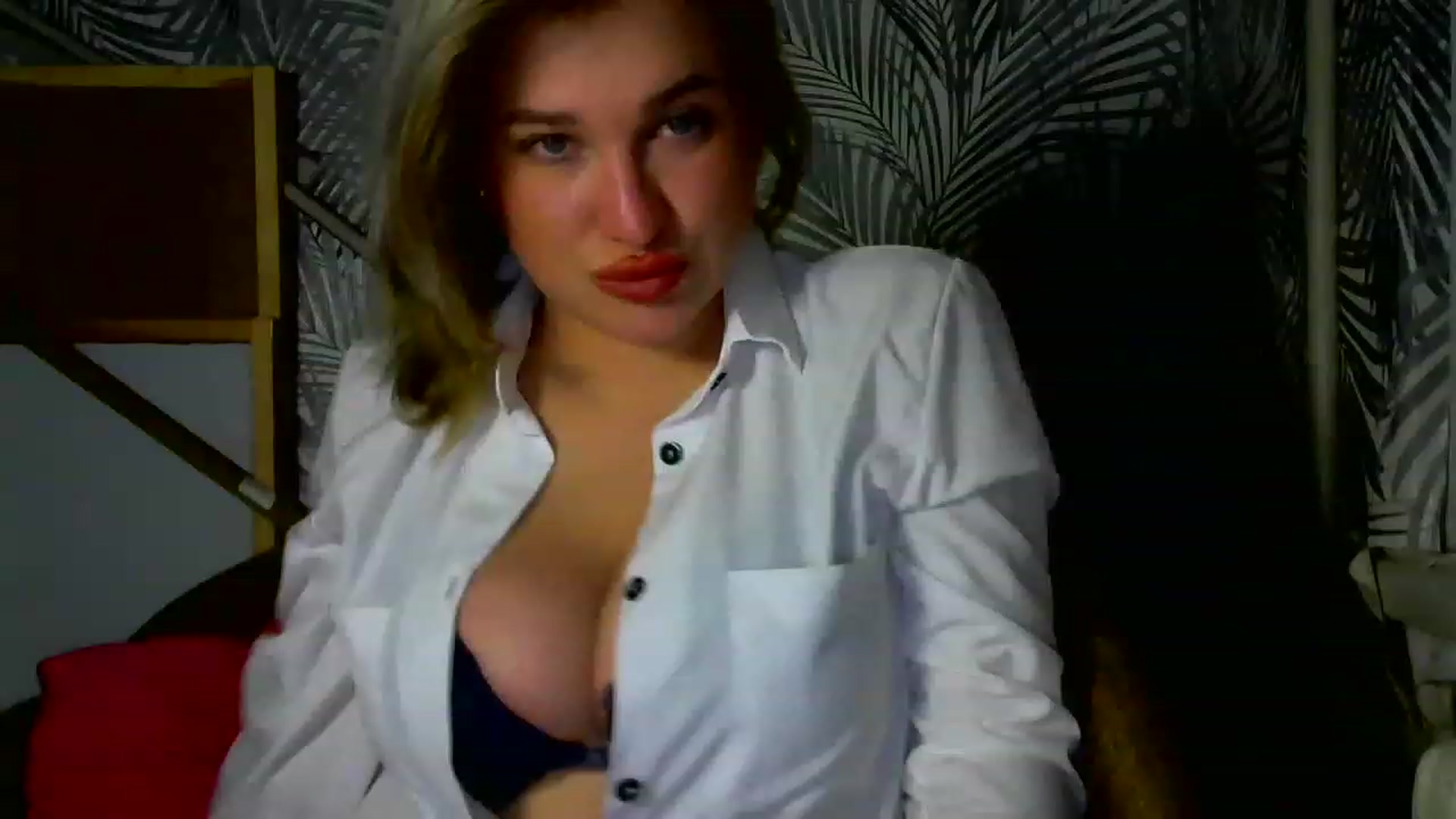 Gallery image thumbnail from Melinda_sweet's myfreecams stream on, 01/05/2023, 21:51 image 7 of 20