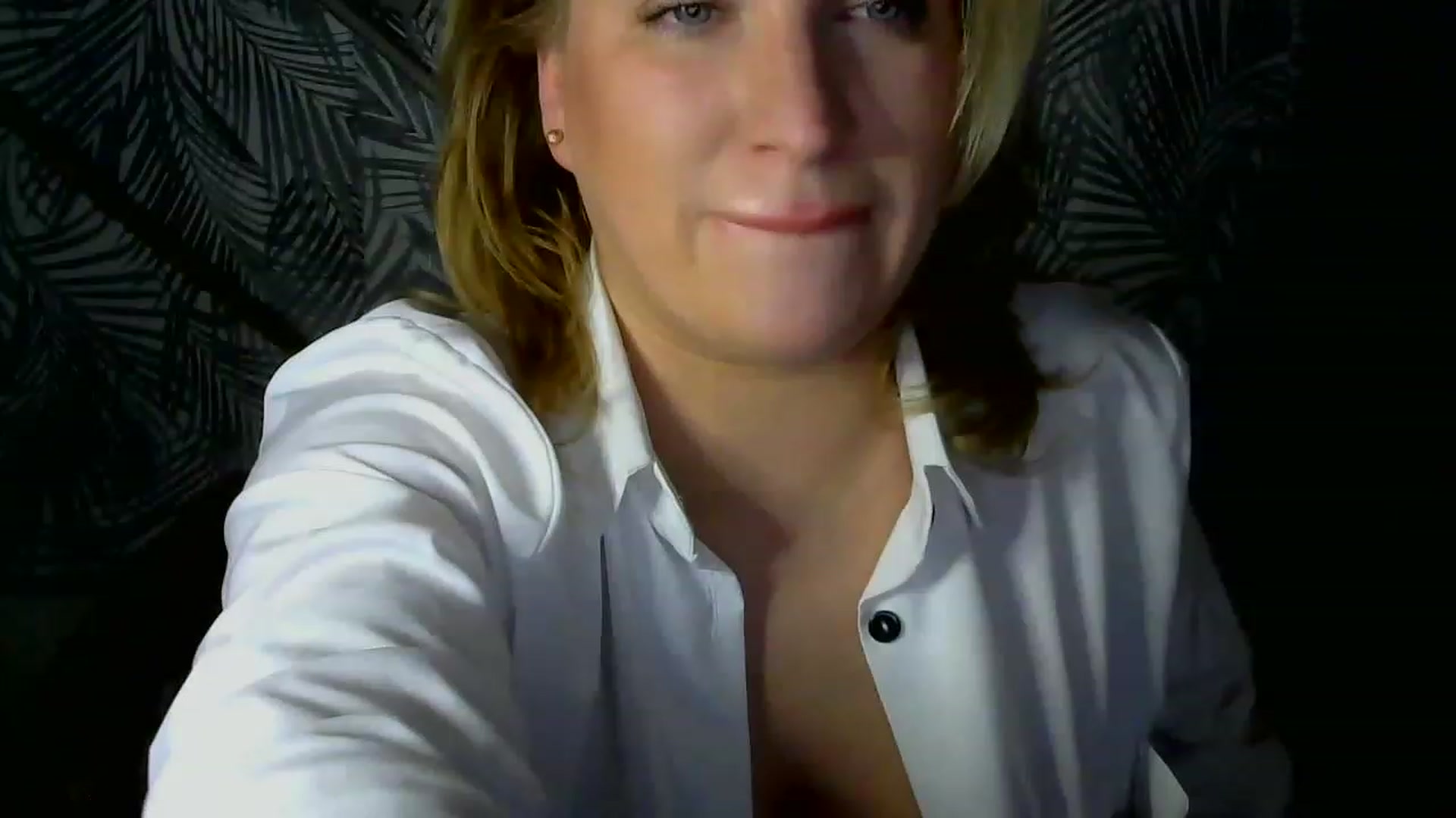 Gallery image thumbnail from Melinda_sweet's myfreecams stream on, 01/18/2023, 20:48 image 8 of 20