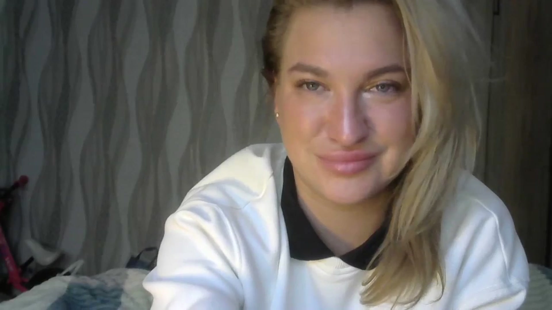 Gallery image thumbnail from Melinda_sweet's myfreecams stream on, 10/11/2023, 08:16 image 18 of 20