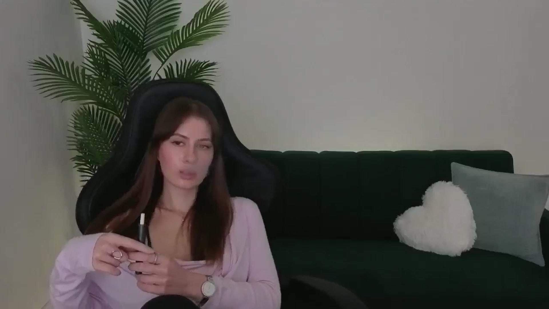 Gallery image thumbnail from Meliora's myfreecams stream on, 12/05/2025, 15:55 image 15 of 20