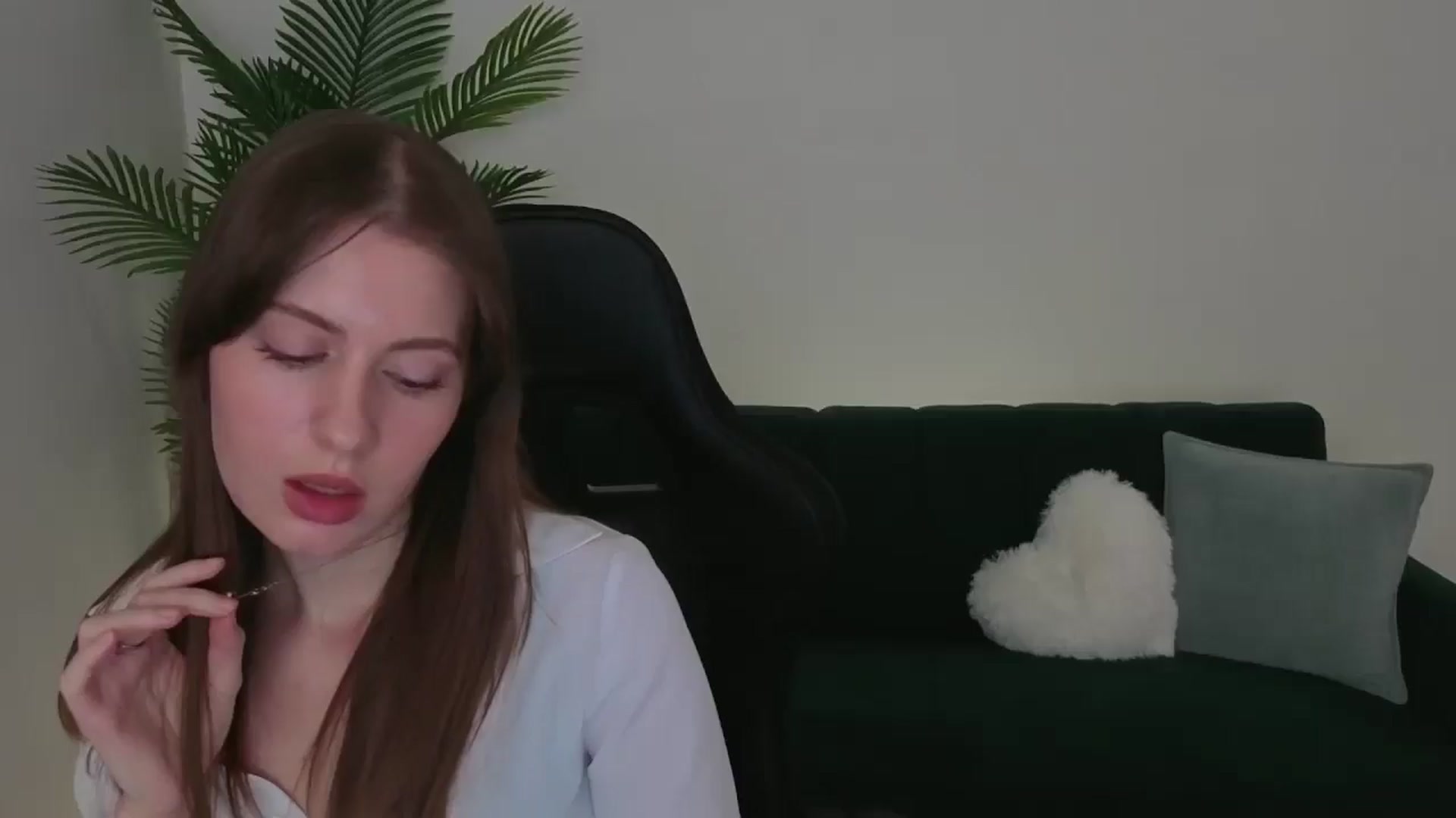 Gallery image thumbnail from Meliora's myfreecams stream on, 12/06/2025, 14:17 image 1 of 20