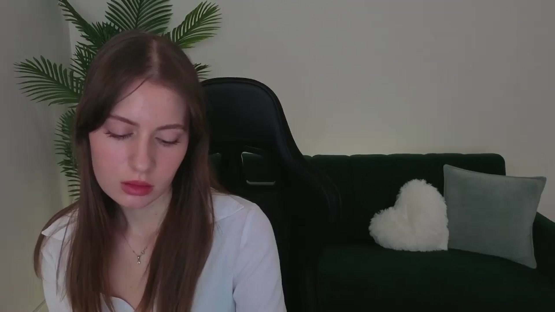 Gallery image thumbnail from Meliora's myfreecams stream on, 12/06/2025, 14:17 image 4 of 20
