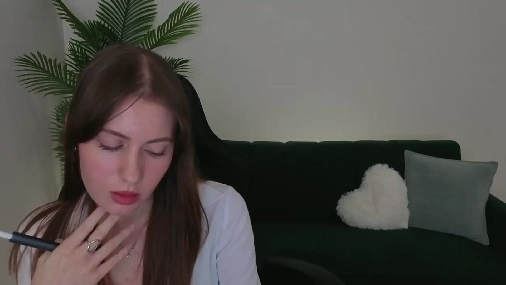 Gallery image thumbnail from Meliora's myfreecams stream on, 12/06/2025, 14:17 image 8 of 20