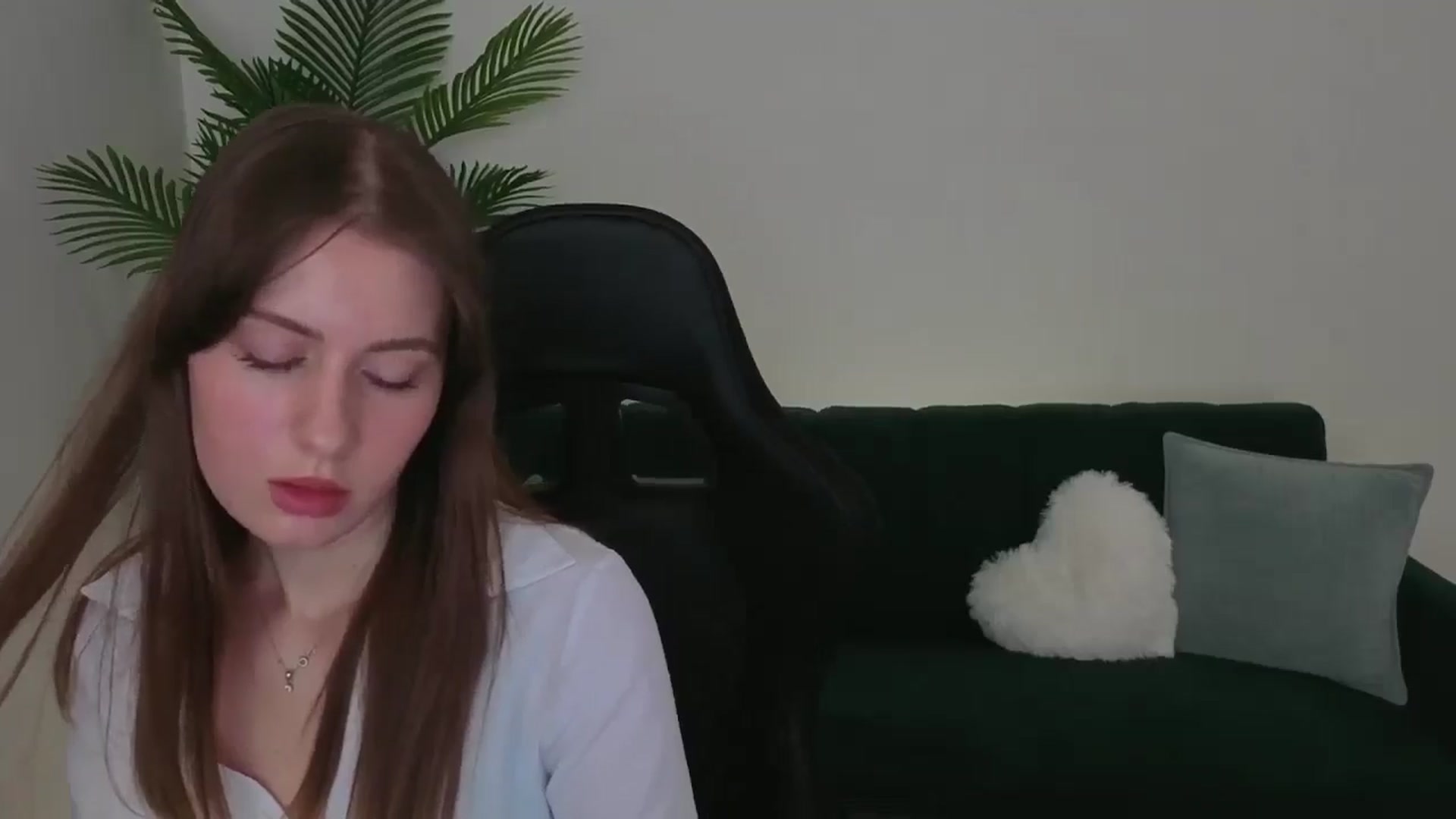 Gallery image thumbnail from Meliora's myfreecams stream on, 12/06/2025, 14:17 image 6 of 20