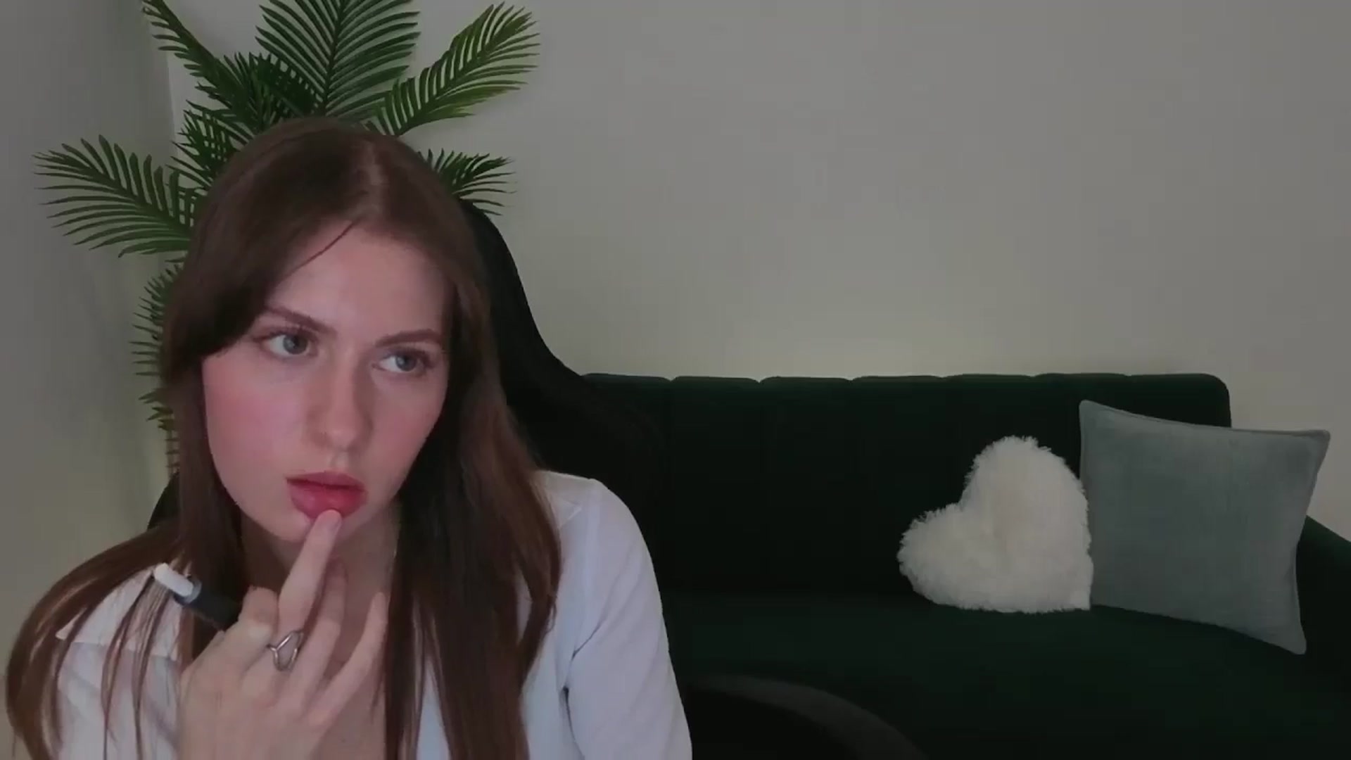 Gallery image thumbnail from Meliora's myfreecams stream on, 12/06/2025, 14:17 image 12 of 20