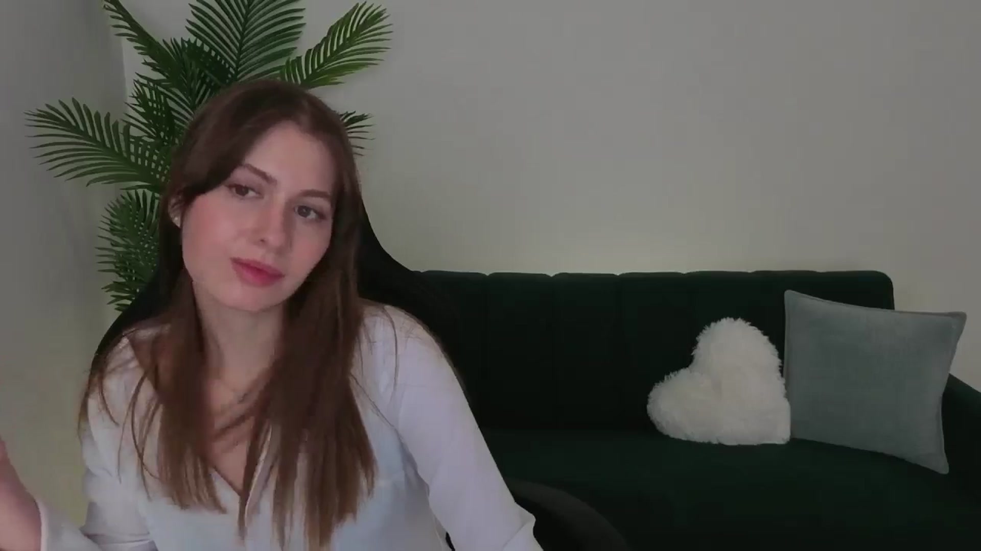 Gallery image thumbnail from Meliora's myfreecams stream on, 12/06/2025, 17:18 image 2 of 20