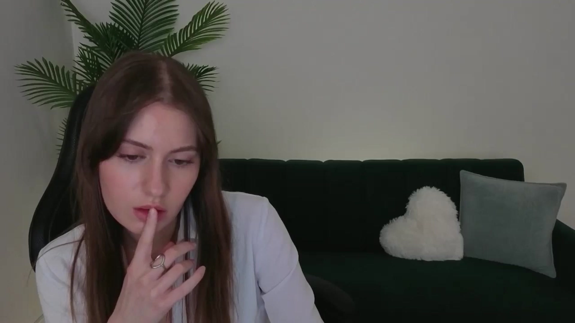 Gallery image thumbnail from Meliora's myfreecams stream on, 12/06/2025, 17:18 image 14 of 20
