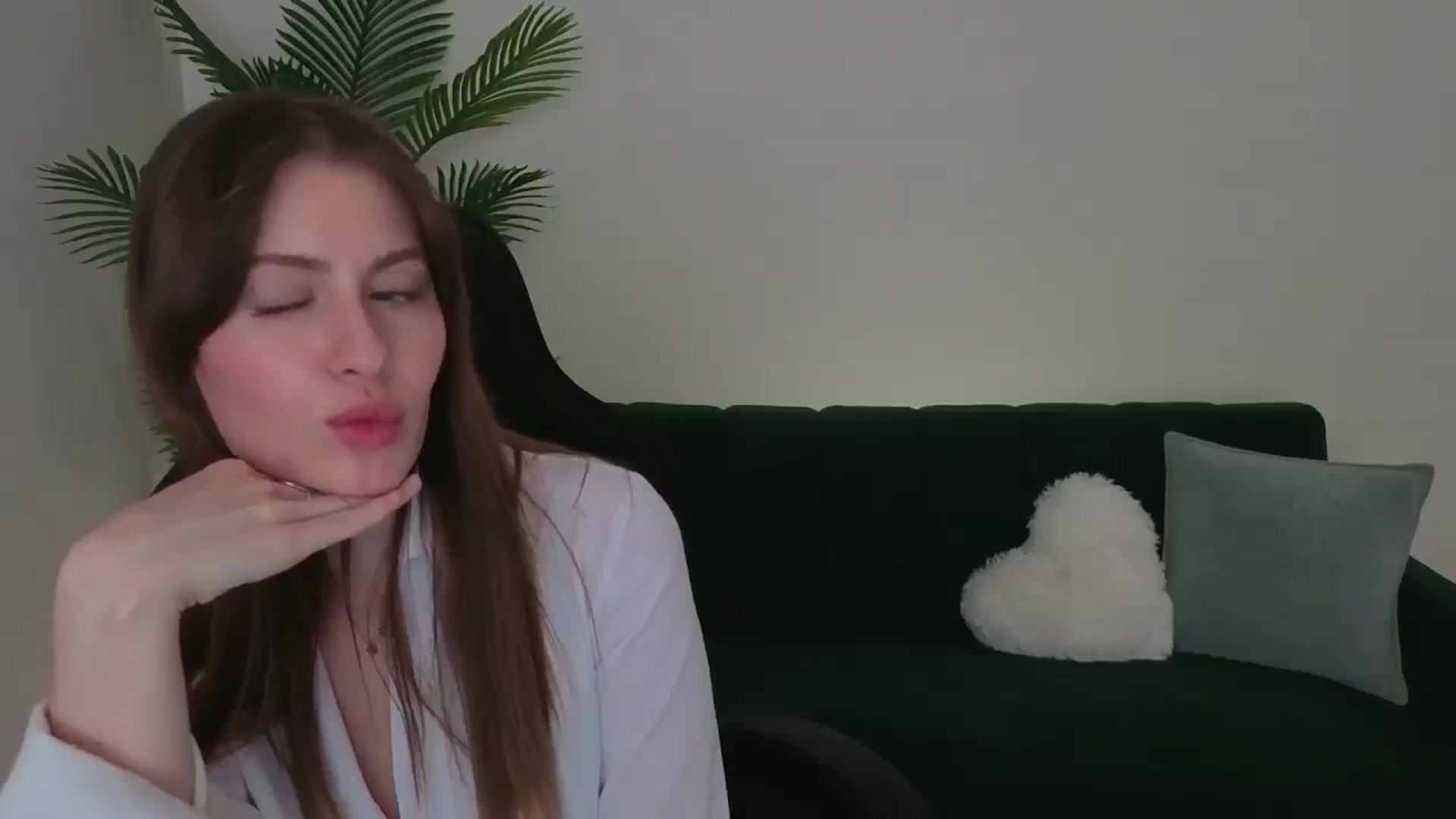 Gallery image thumbnail from Meliora's myfreecams stream on, 12/06/2025, 17:18 image 7 of 20