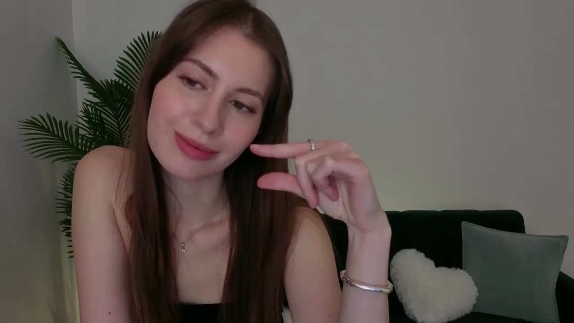 Gallery image thumbnail from Meliora's myfreecams stream on, 12/07/2025, 16:11 image 17 of 20