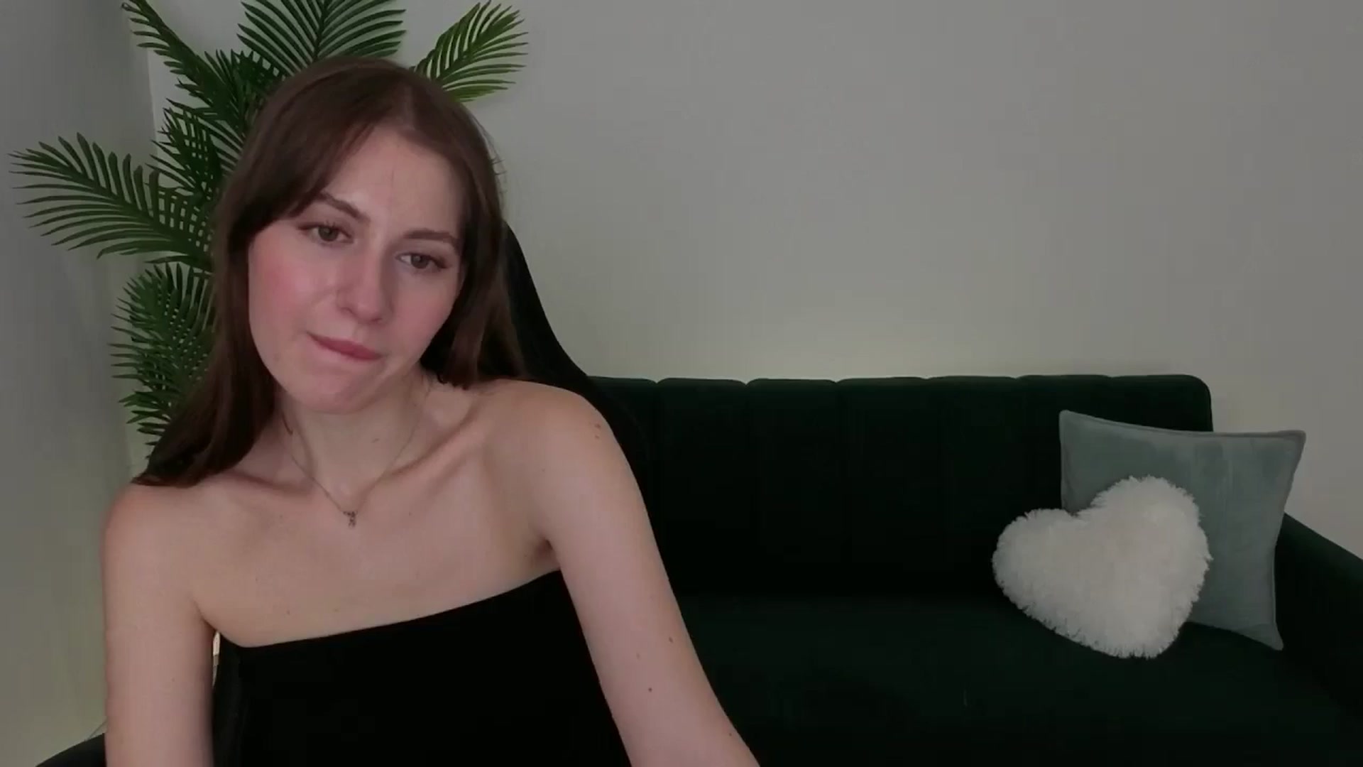 Gallery image thumbnail from Meliora's myfreecams stream on, 12/07/2025, 19:16 image 10 of 20