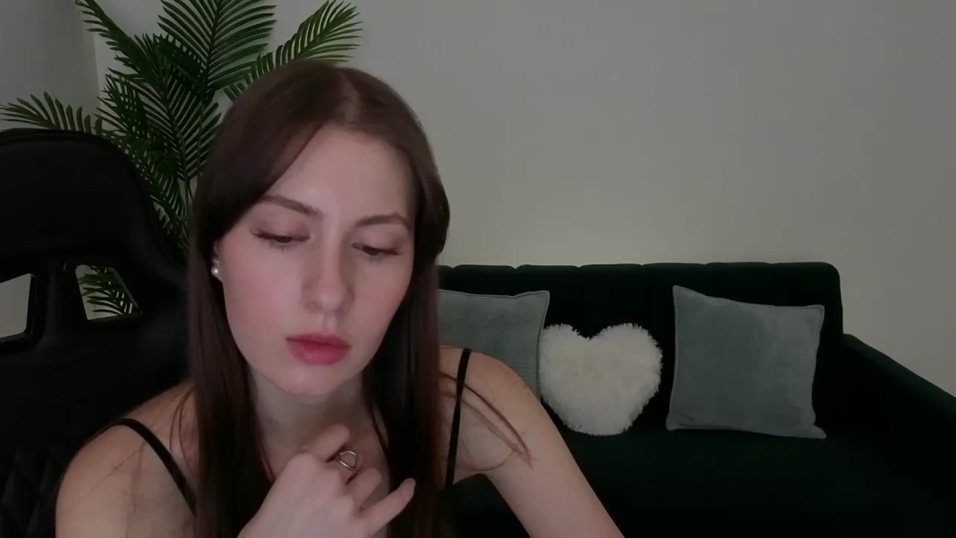 Gallery image thumbnail from Meliora's myfreecams stream on, 12/08/2025, 16:49 image 5 of 20