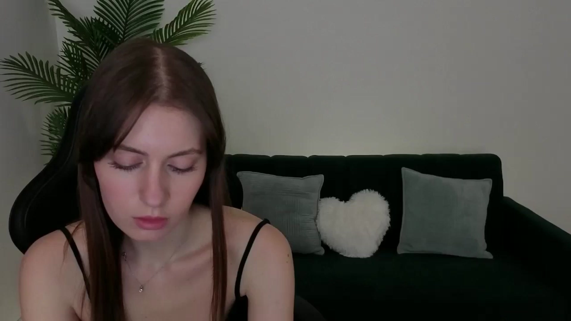 Gallery image thumbnail from Meliora's myfreecams stream on, 12/08/2025, 18:34 image 5 of 20