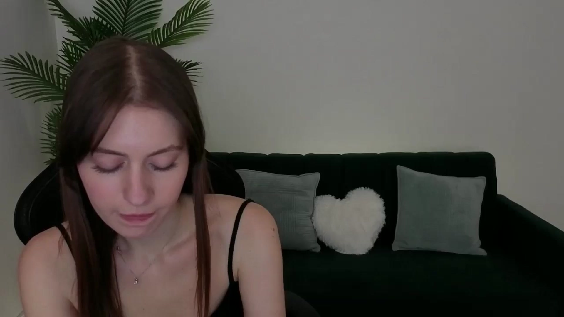 Gallery image thumbnail from Meliora's myfreecams stream on, 12/08/2025, 18:34 image 6 of 20