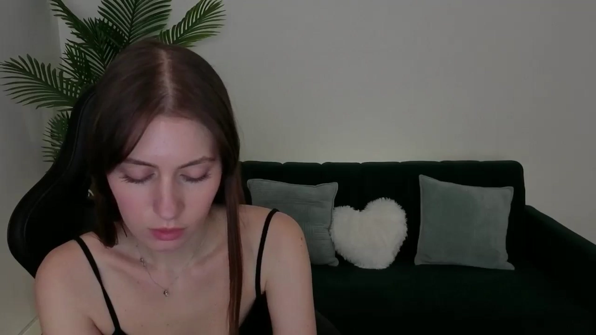 Gallery image thumbnail from Meliora's myfreecams stream on, 12/08/2025, 18:34 image 18 of 20