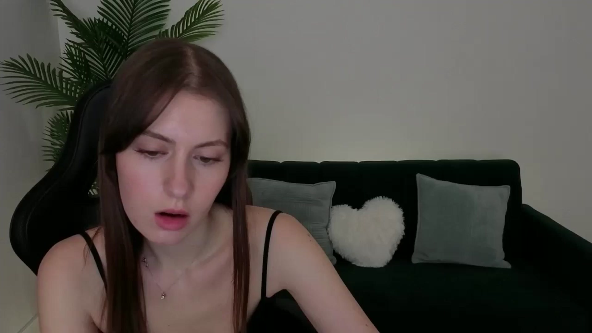 Gallery image thumbnail from Meliora's myfreecams stream on, 12/08/2025, 18:34 image 7 of 20