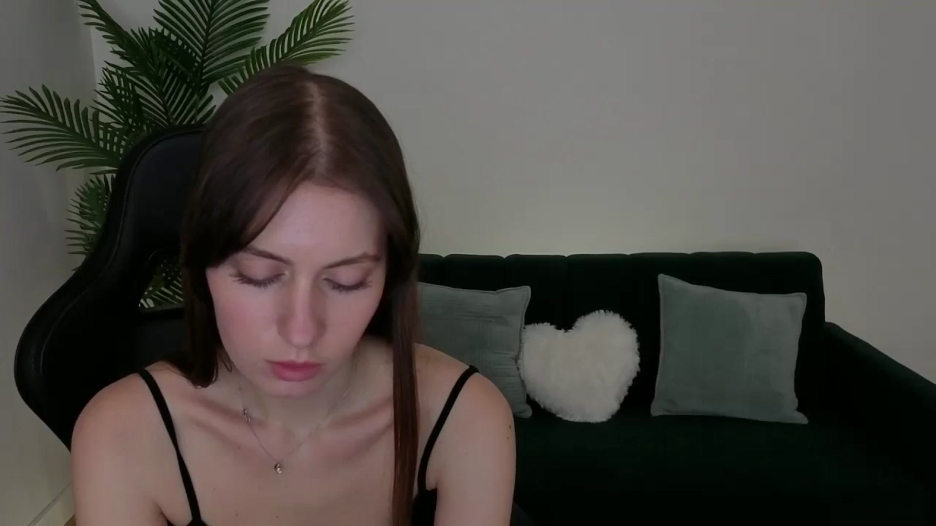 Gallery image thumbnail from Meliora's myfreecams stream on, 12/08/2025, 18:34 image 17 of 20