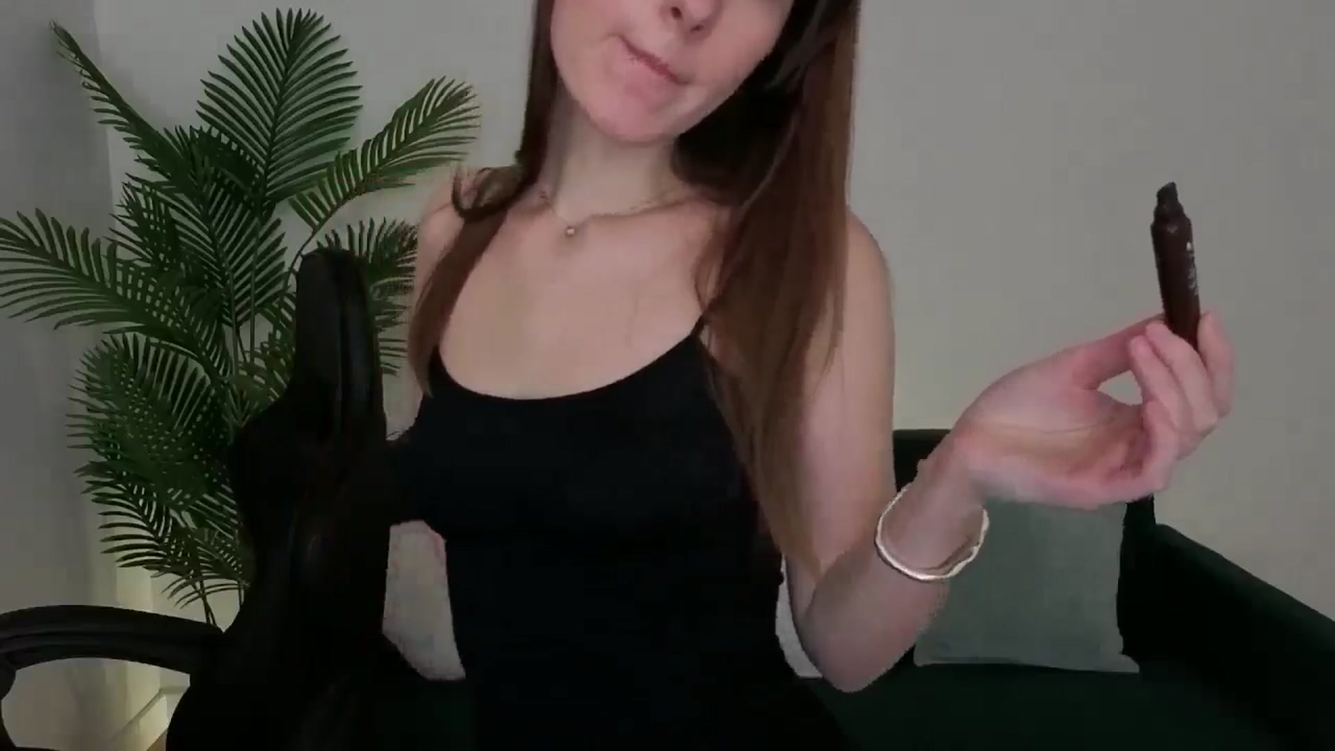 Gallery image thumbnail from Meliora's myfreecams stream on, 12/08/2025, 19:10 image 14 of 20