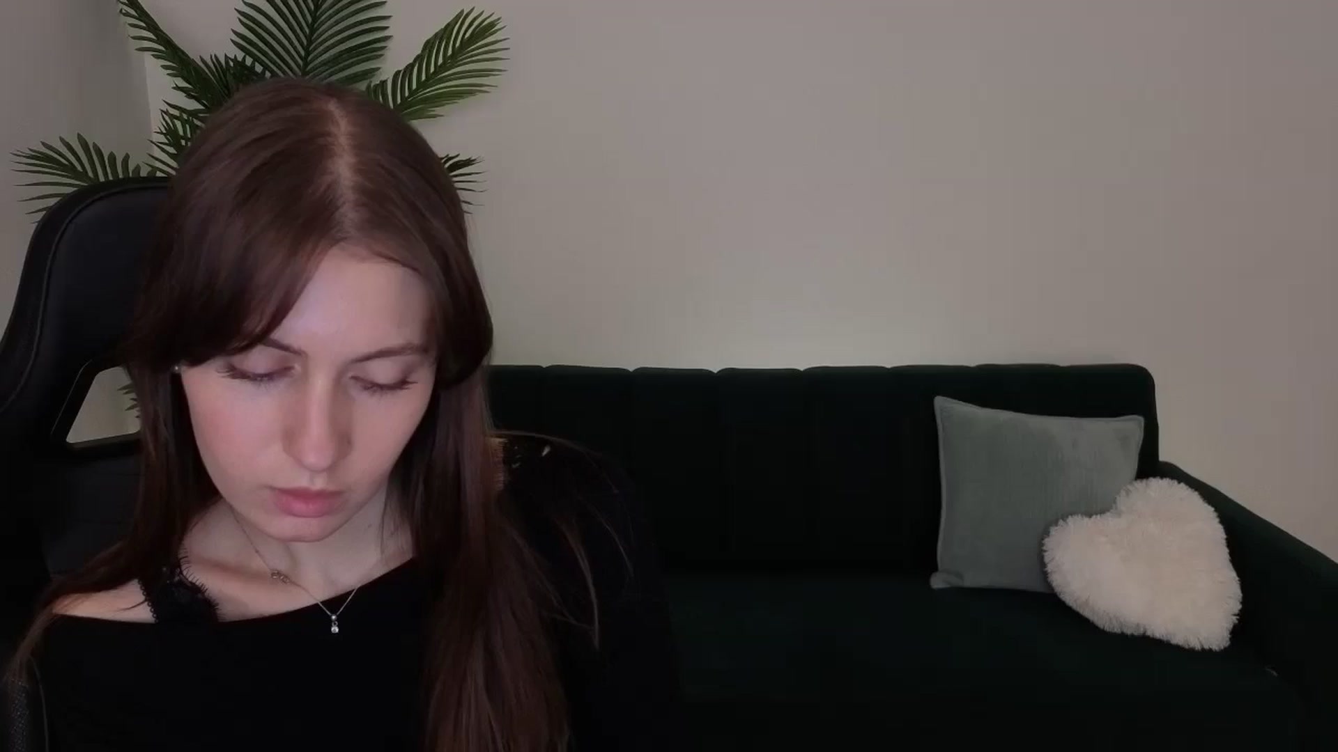 Gallery image thumbnail from Meliora's myfreecams stream on, 12/12/2025, 19:47 image 13 of 20