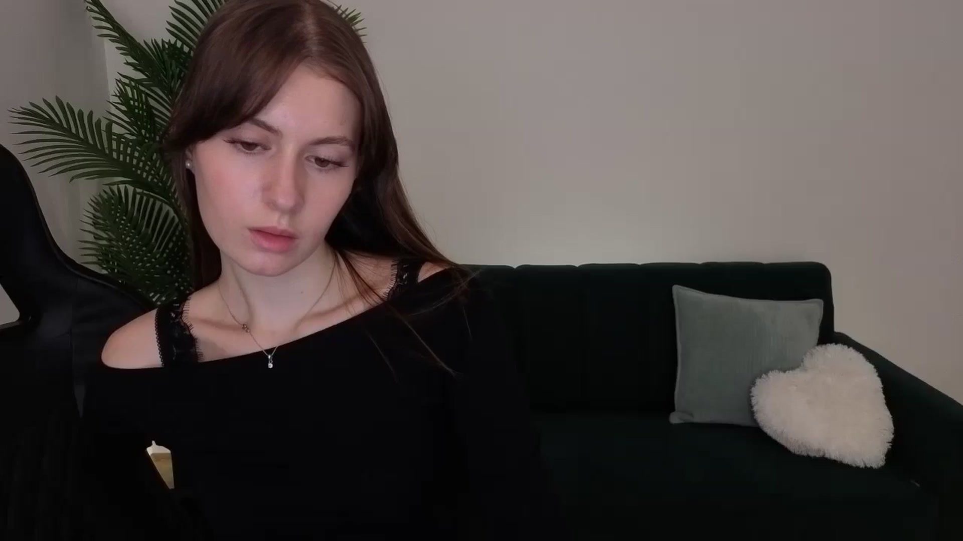 Gallery image thumbnail from Meliora's myfreecams stream on, 12/12/2025, 19:47 image 4 of 20
