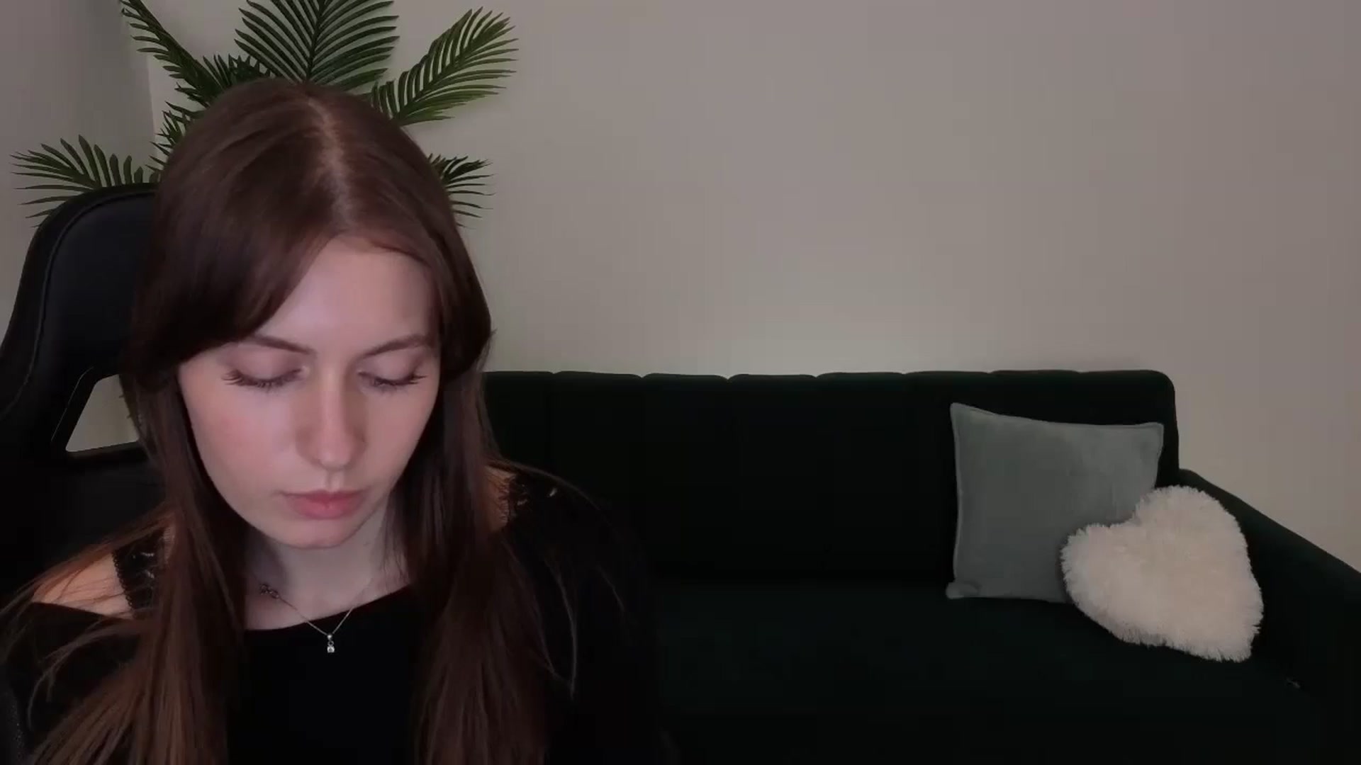 Gallery image thumbnail from Meliora's myfreecams stream on, 12/12/2025, 19:47 image 15 of 20